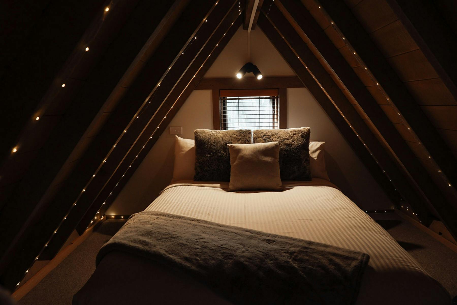 LOFT ROOM
