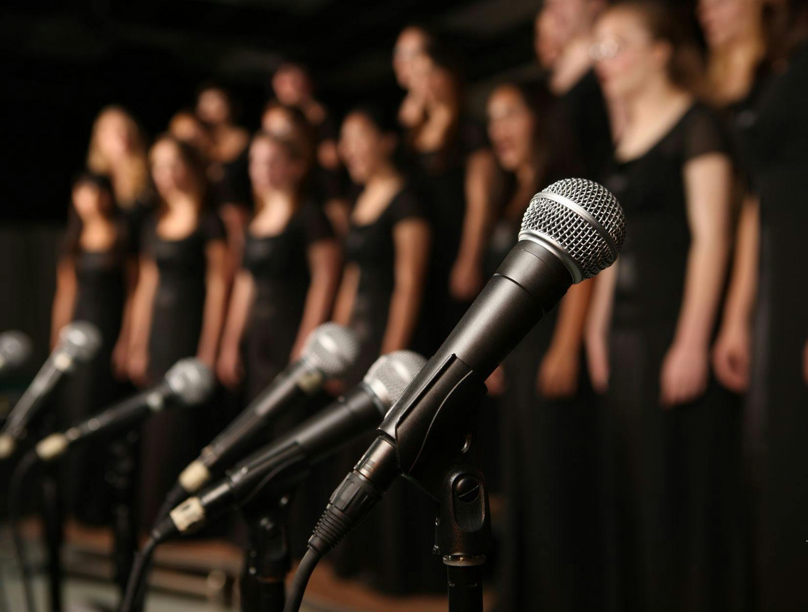 choir with microphones