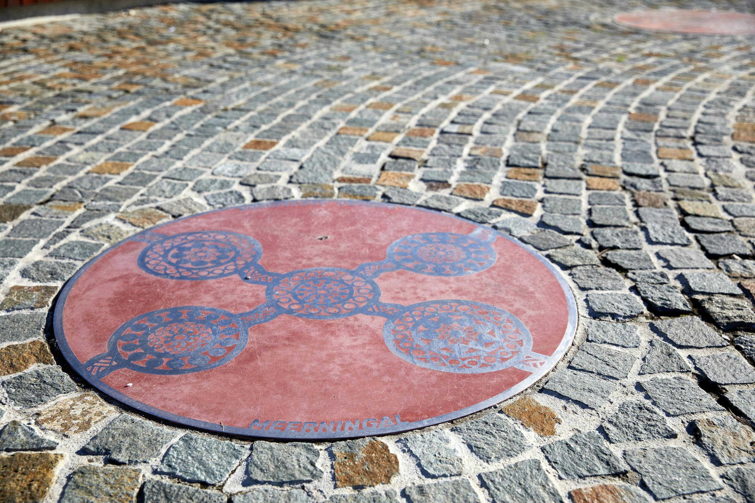 Busy Blue Bus Tours finds noongar connections in Alison Hartman Gardens in Albany