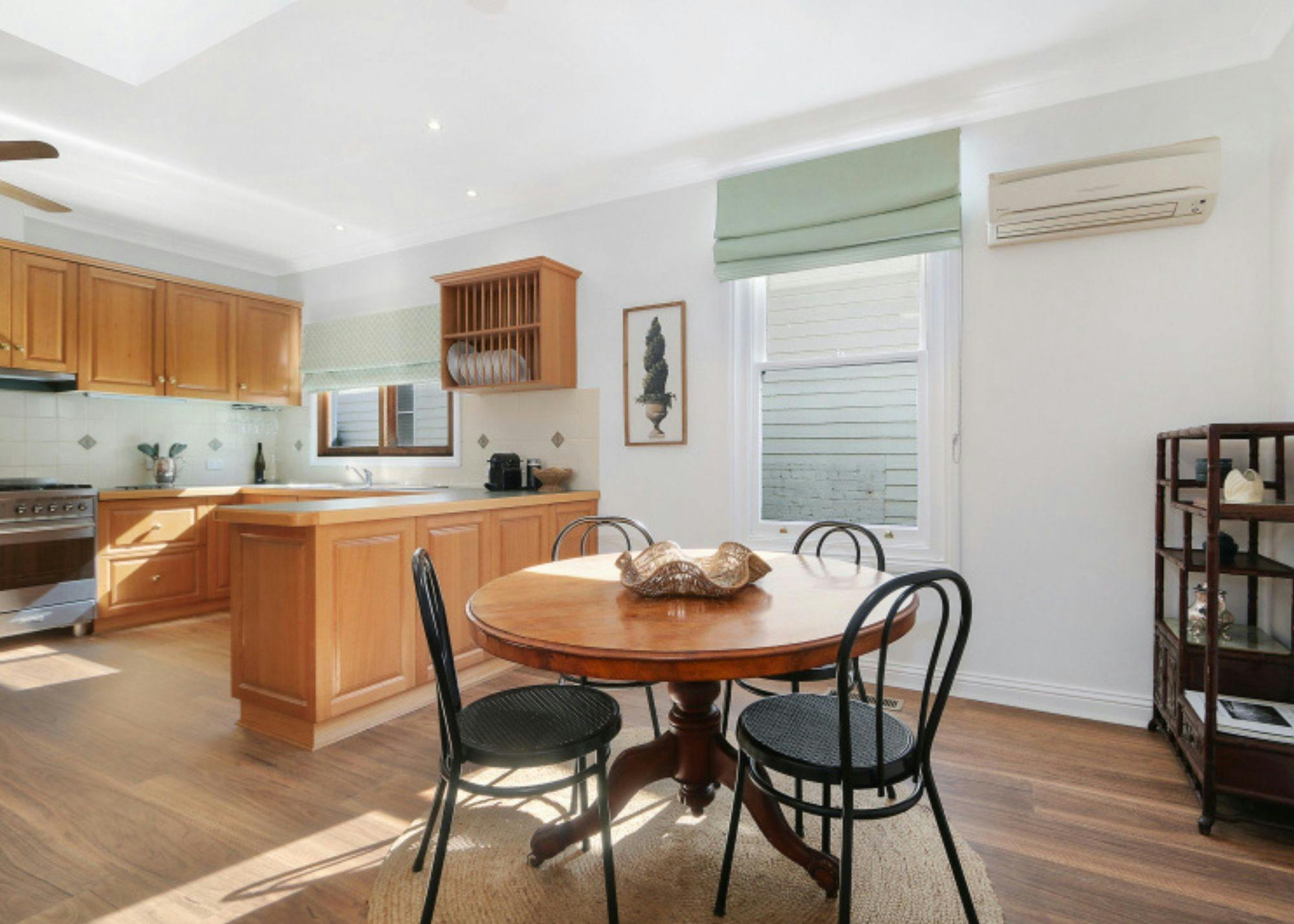 Open kitchen dining