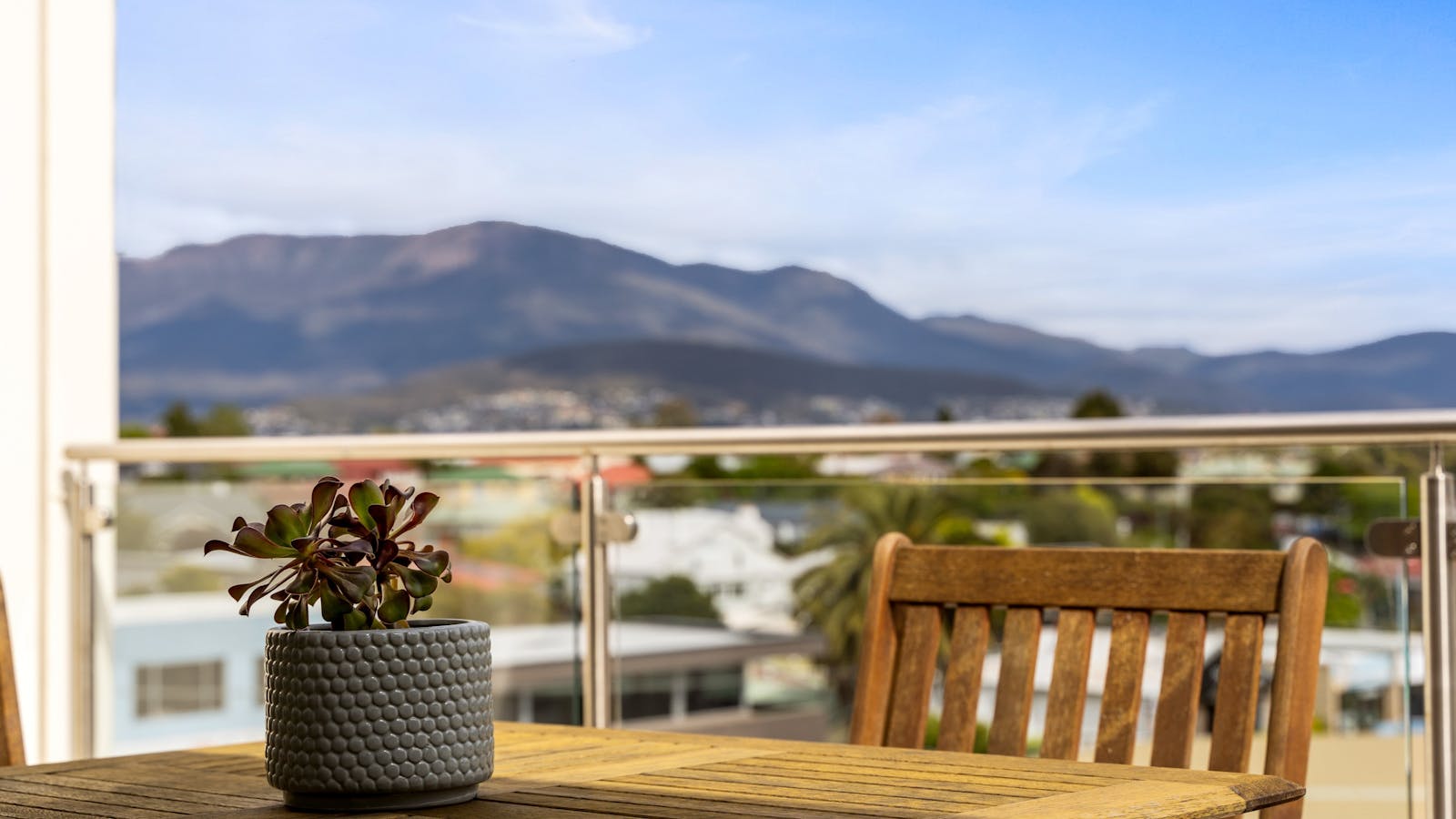 Views to Hobart and Mount Wellington