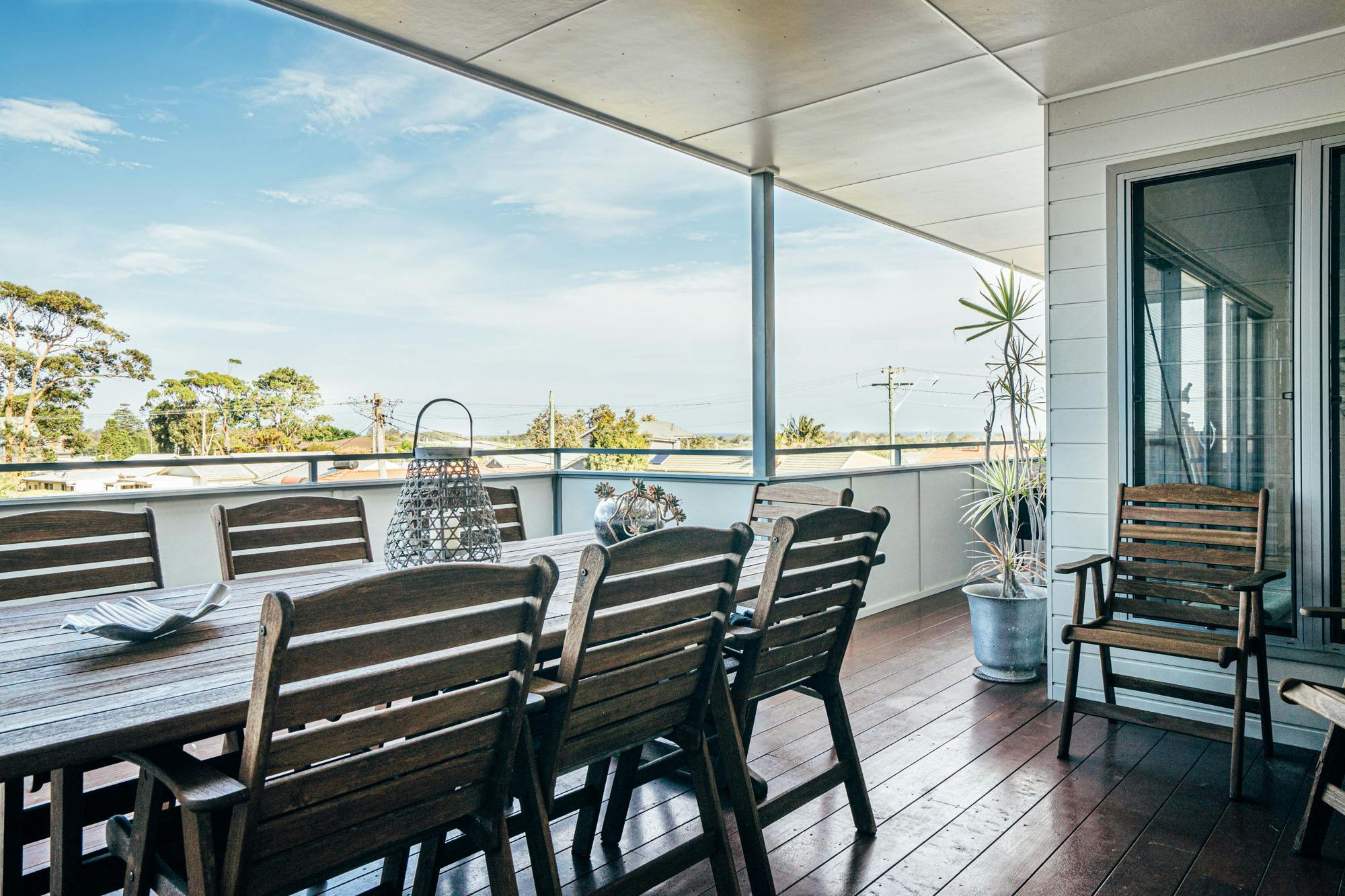 露天用餐，享受午後微風帶來的清爽