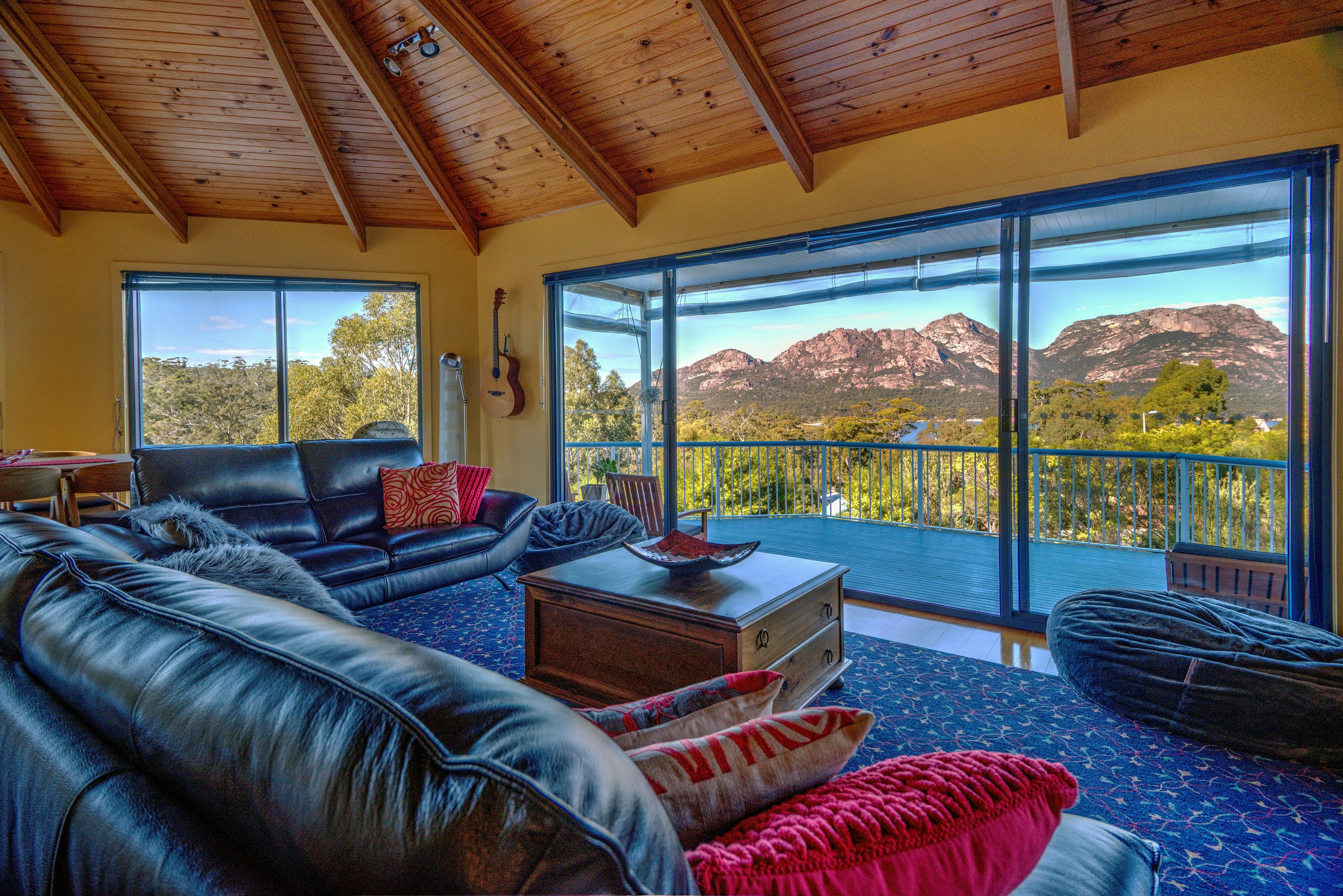 Bay views, vino and winter stargazing image