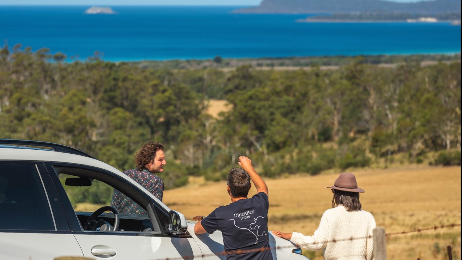 Guiding through the glorious Dunalley region, view over Blackmans Bay Maria Island