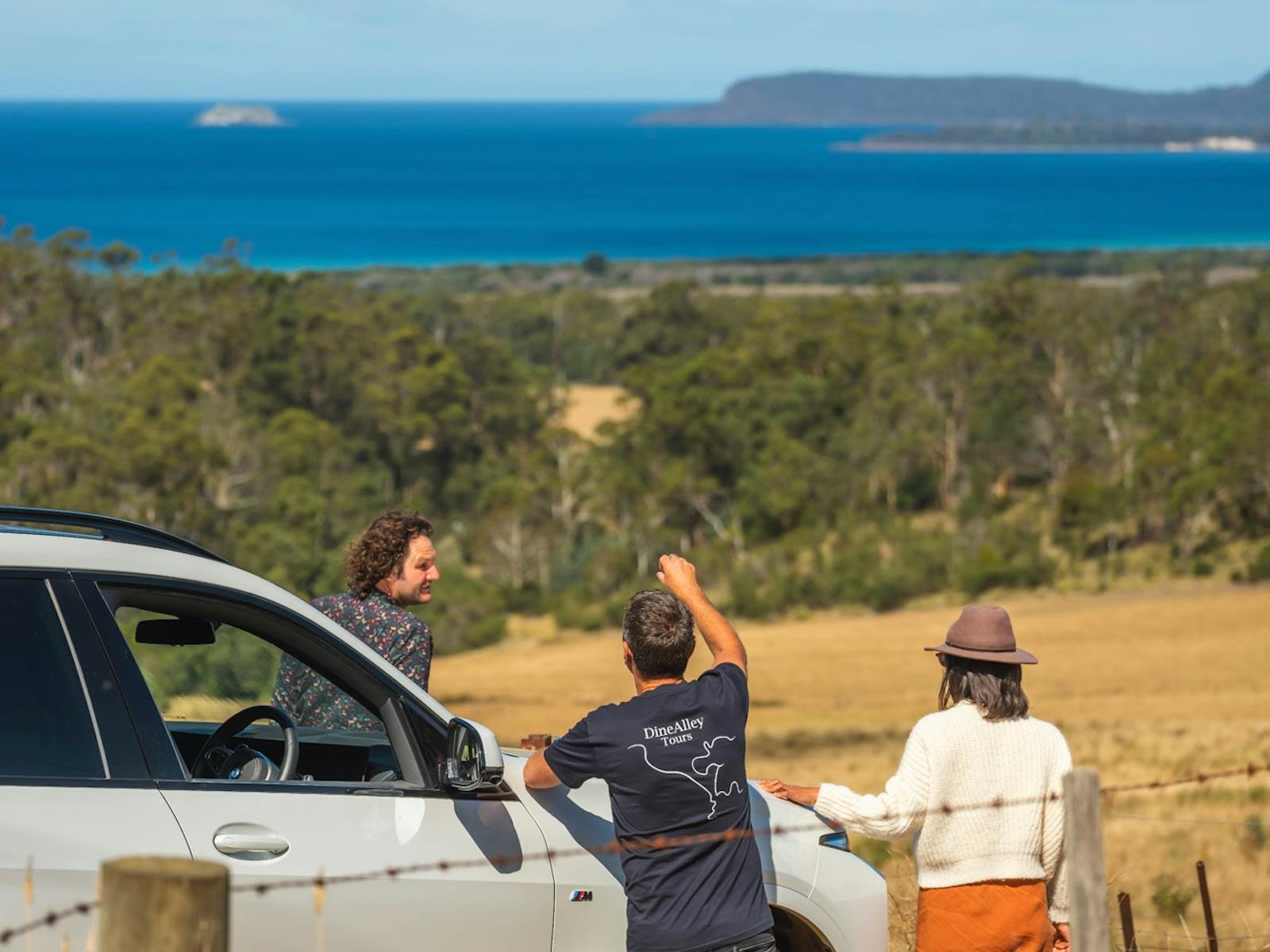 private tour guiding through dunalley marion  bay maria island with local knowledge