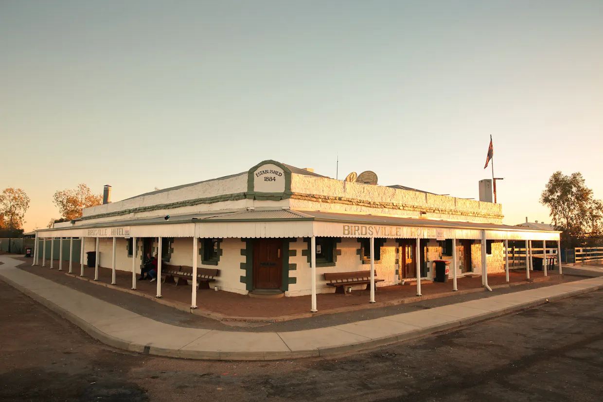 Outback Pubs Tour -Birdsville Races