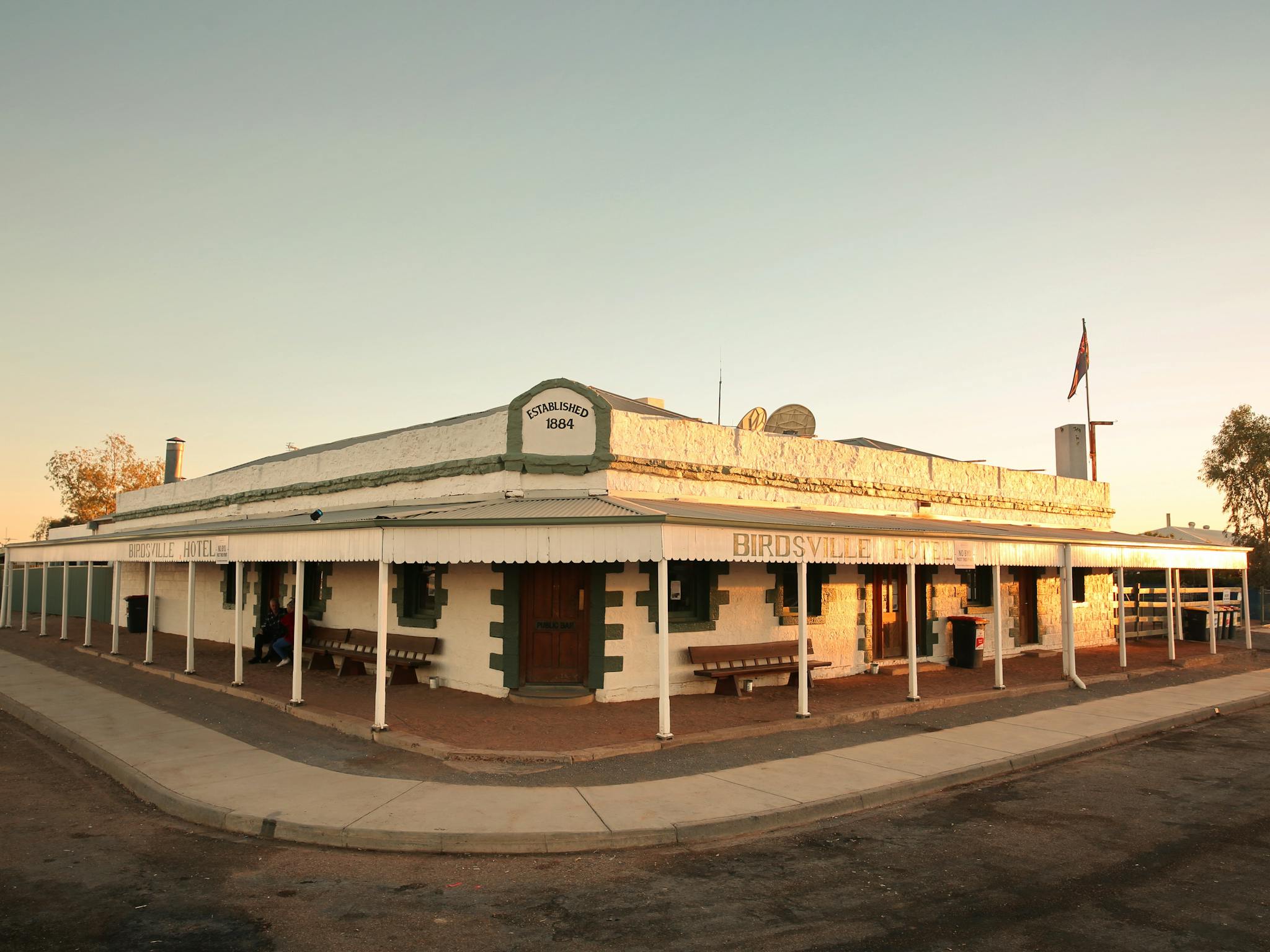 Karrabee Outback Pubs Tours, Birdsville Pub Karrabee Outback Pubs Tours, Birdsville Pub