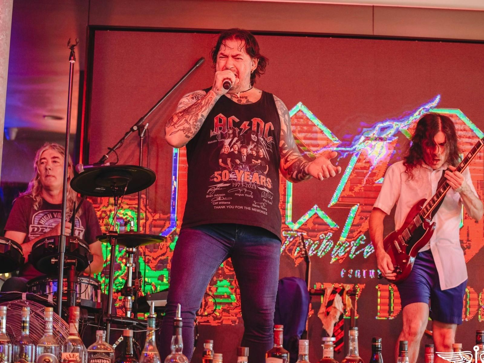 dirty deeds ac/dc show airlie beach hotel