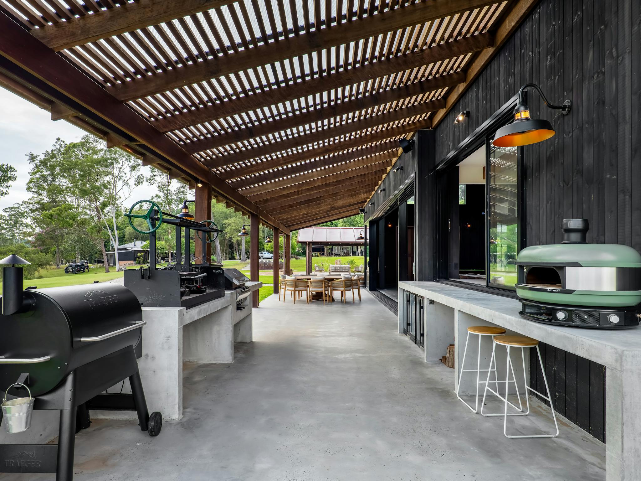 outdoor kitchen