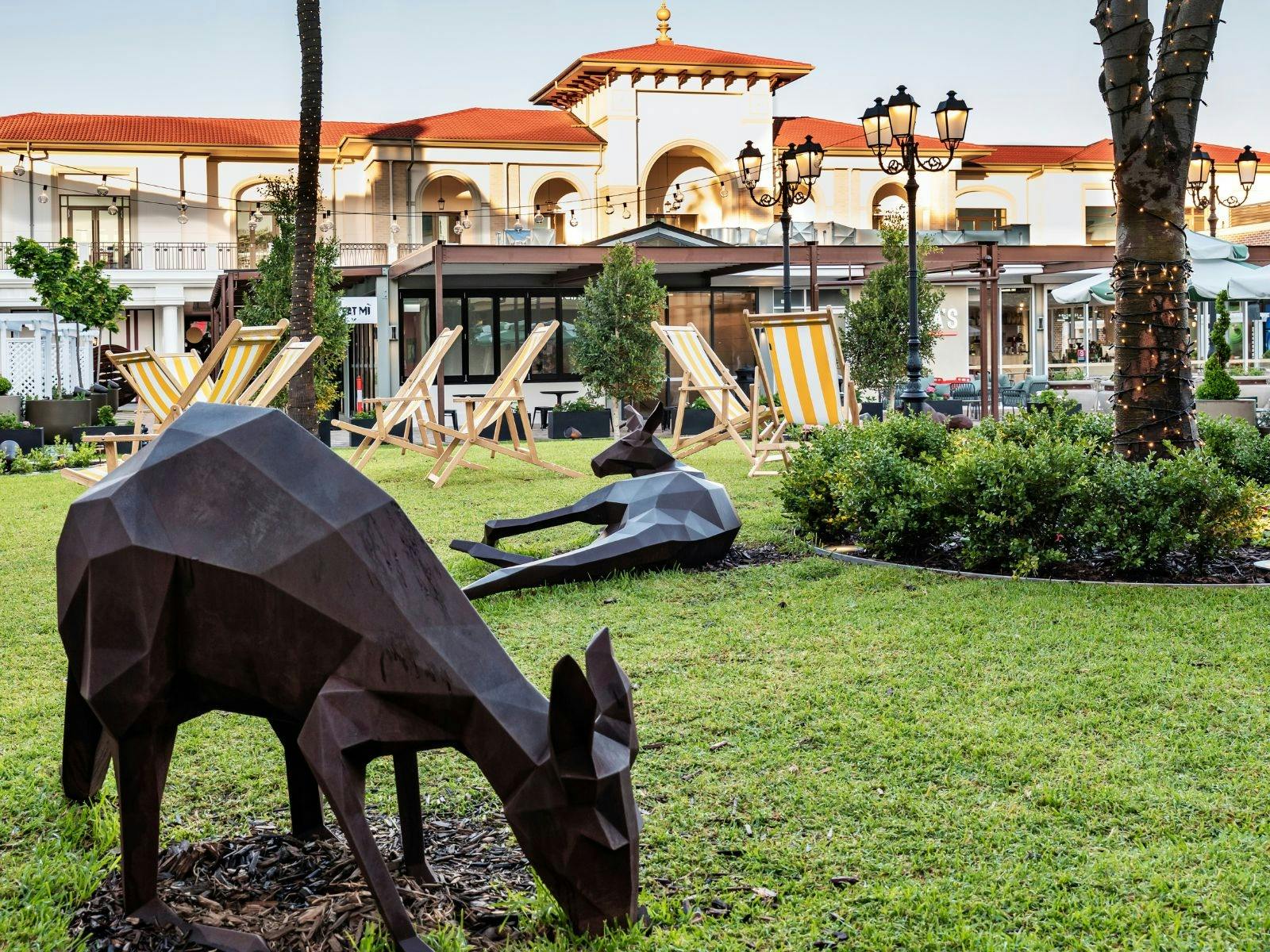 Sculptures Sydney Outlet Village