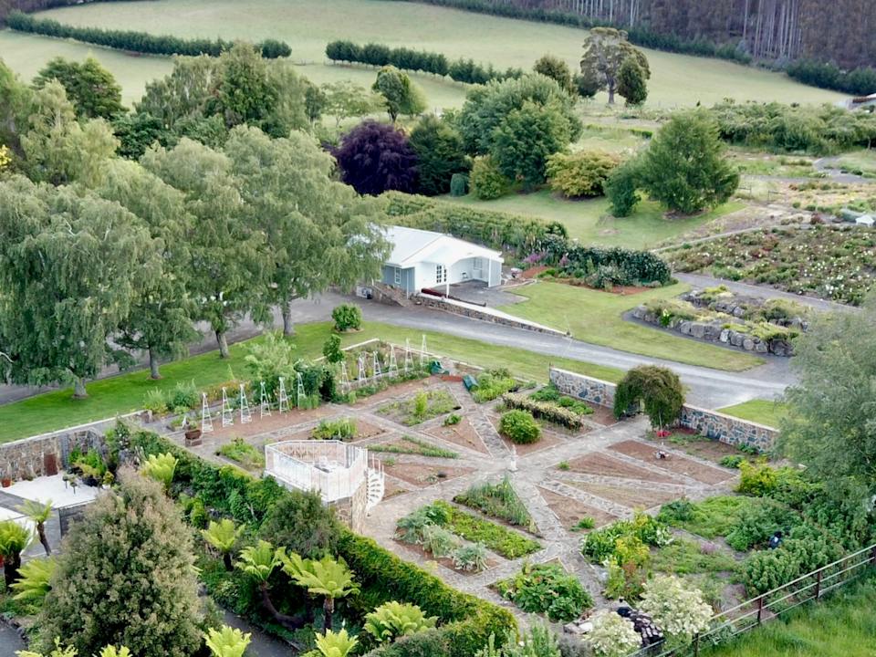 Kaydale Lodge Gardens photo