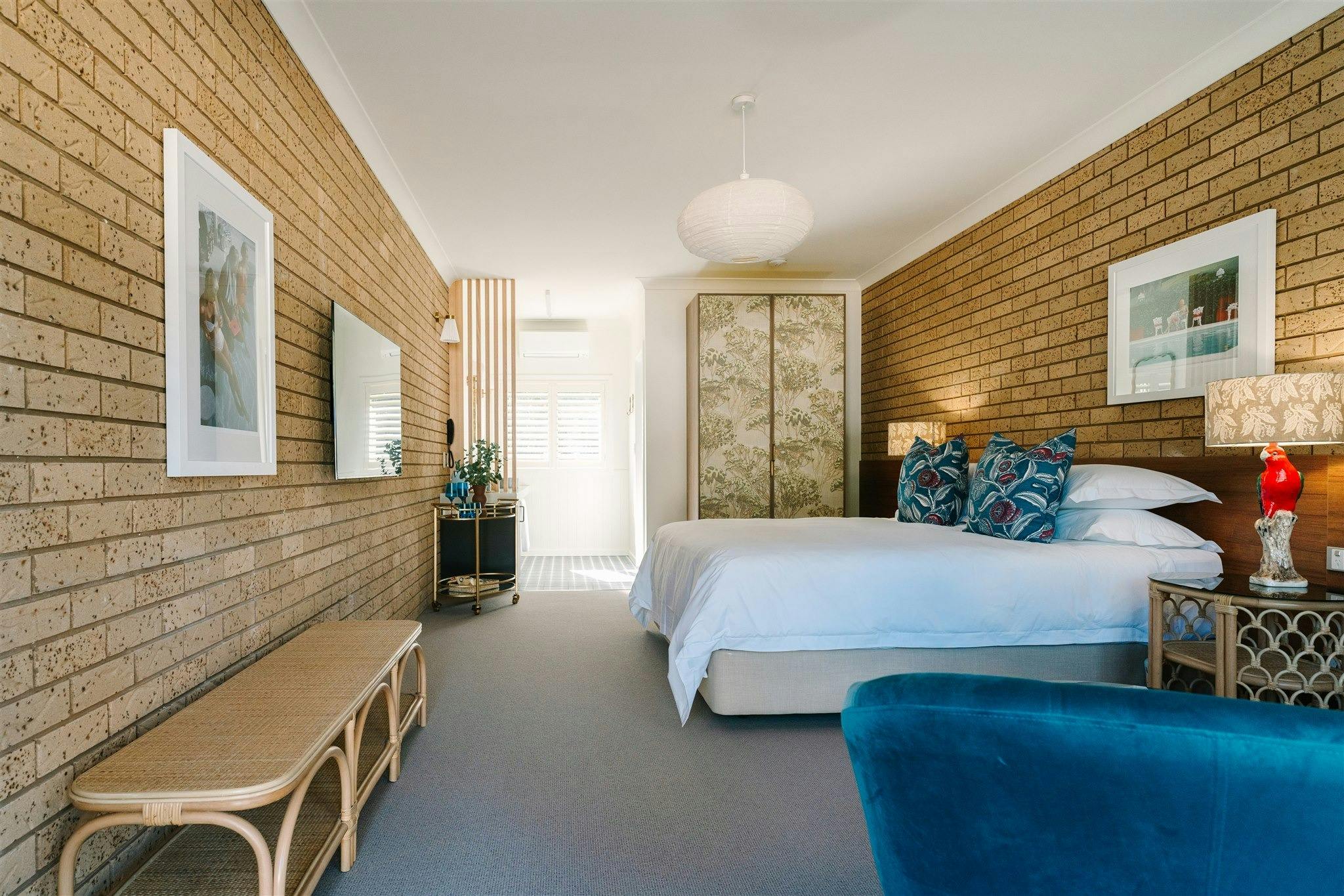 Bright Hotel Pool View King Room