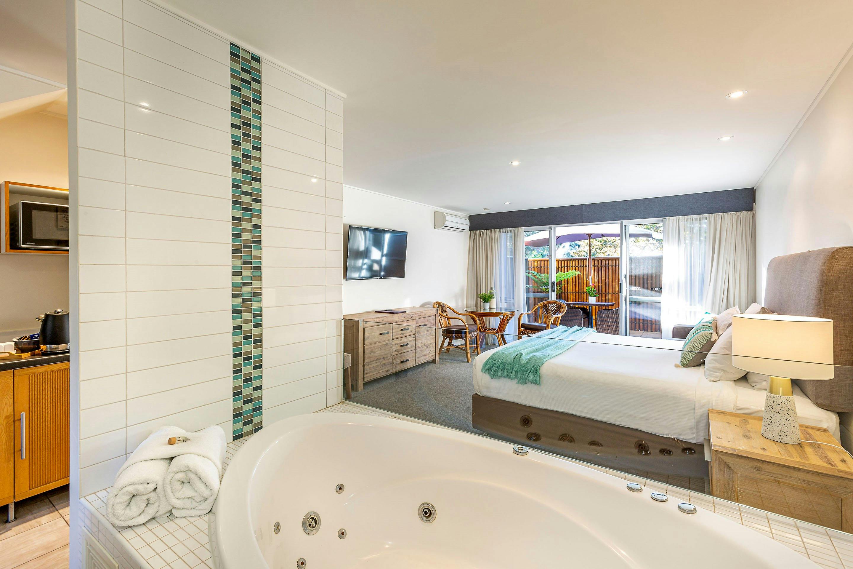 Courtyard King Spa Studio