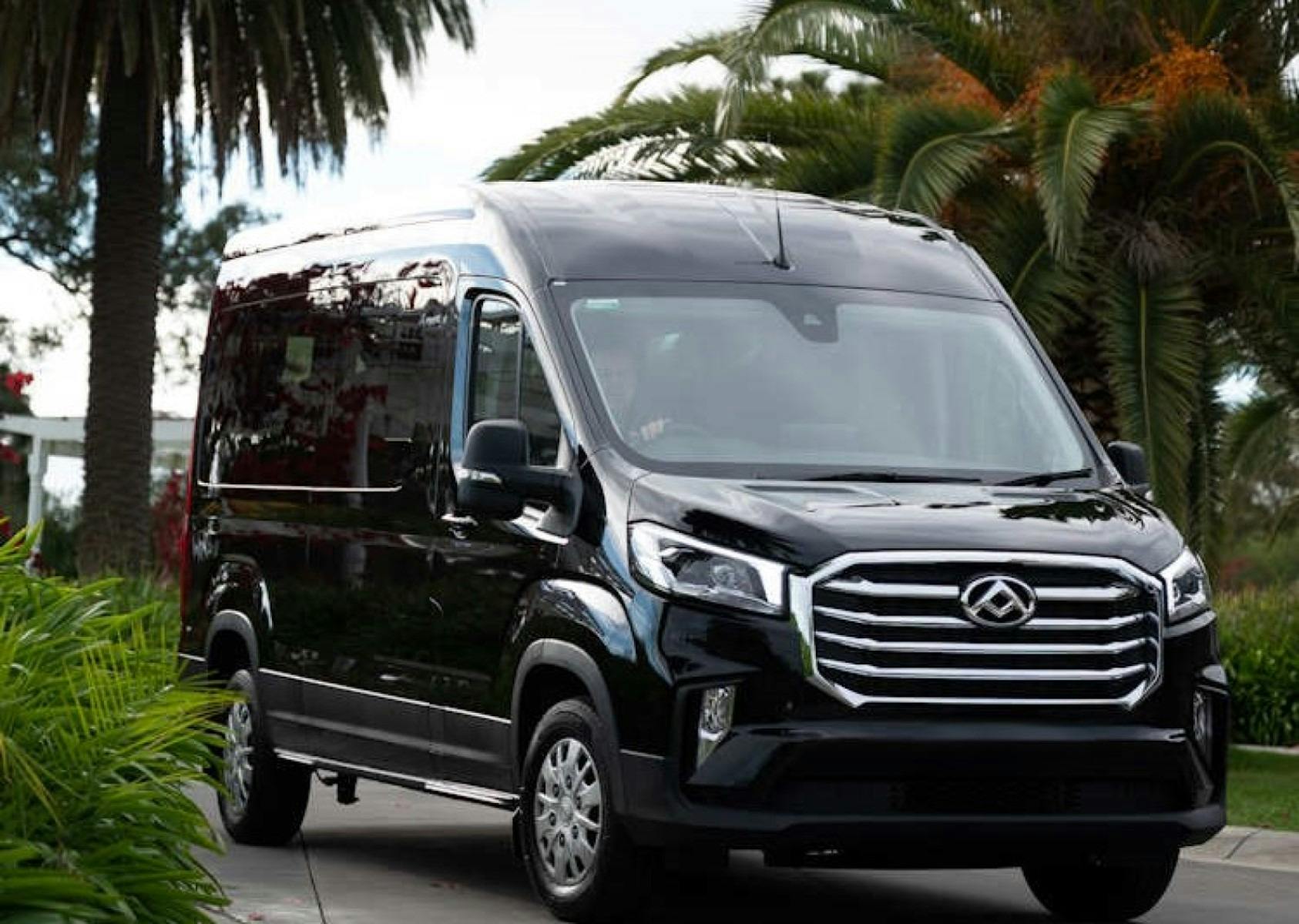 Onyx Tours and Transfers Luxury  Black 11 Seater High Top Van