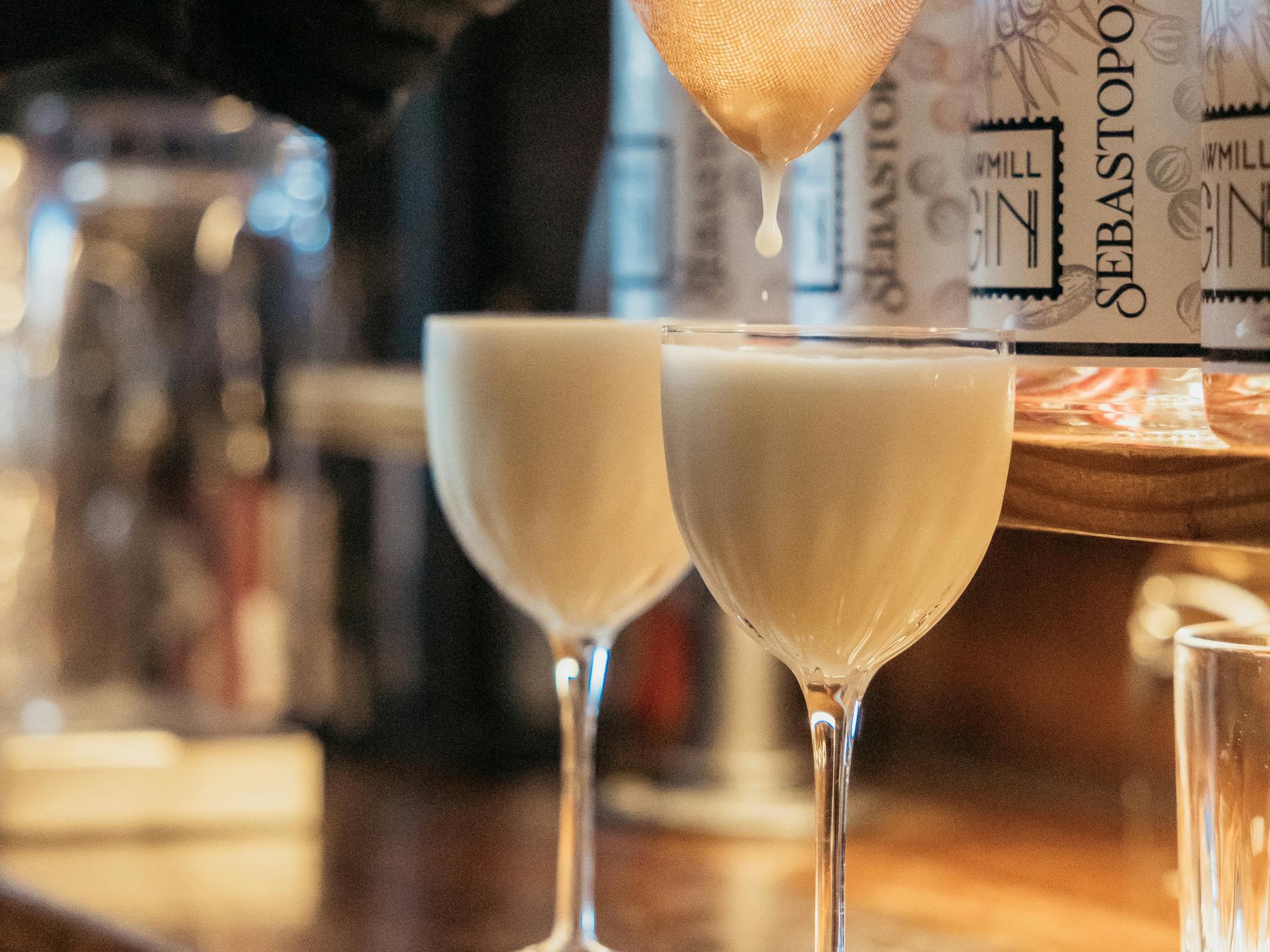 2 cocktail glasses