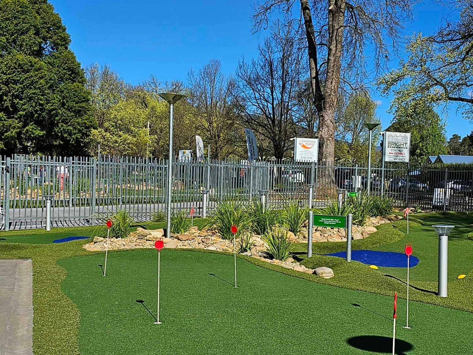 Bright Mini Golf