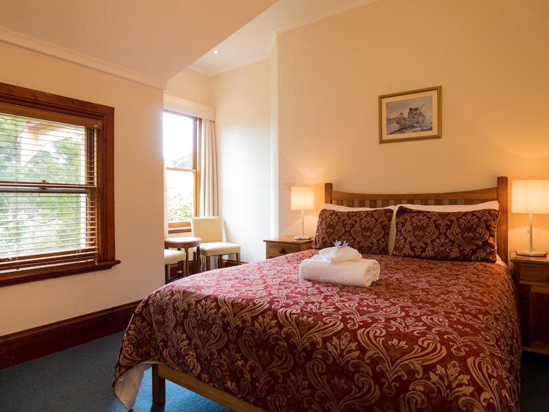 Queen Room image