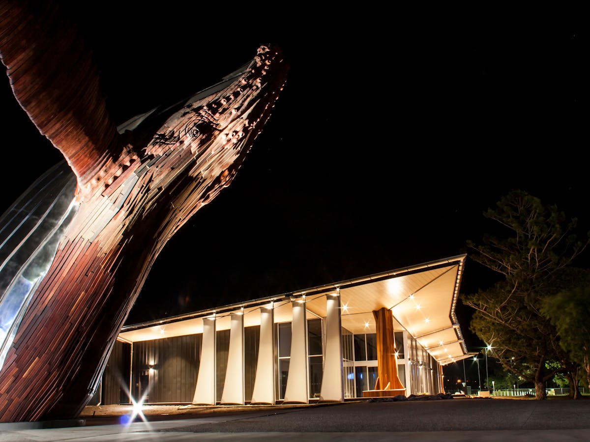 photo showing the life sized Nala whale statue outside the Cultural Centre in Hervey Bay