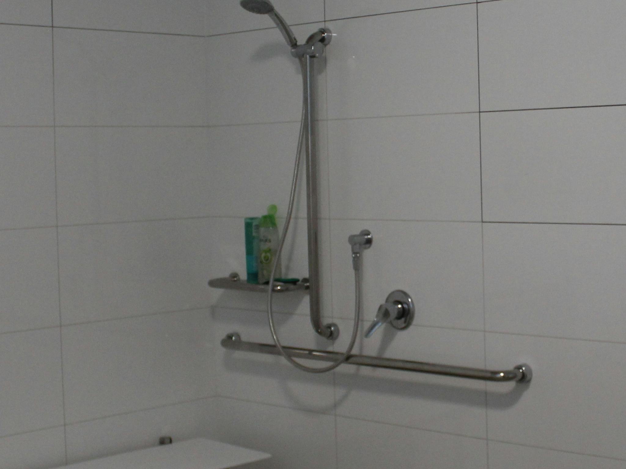 Photo Accessible Shower