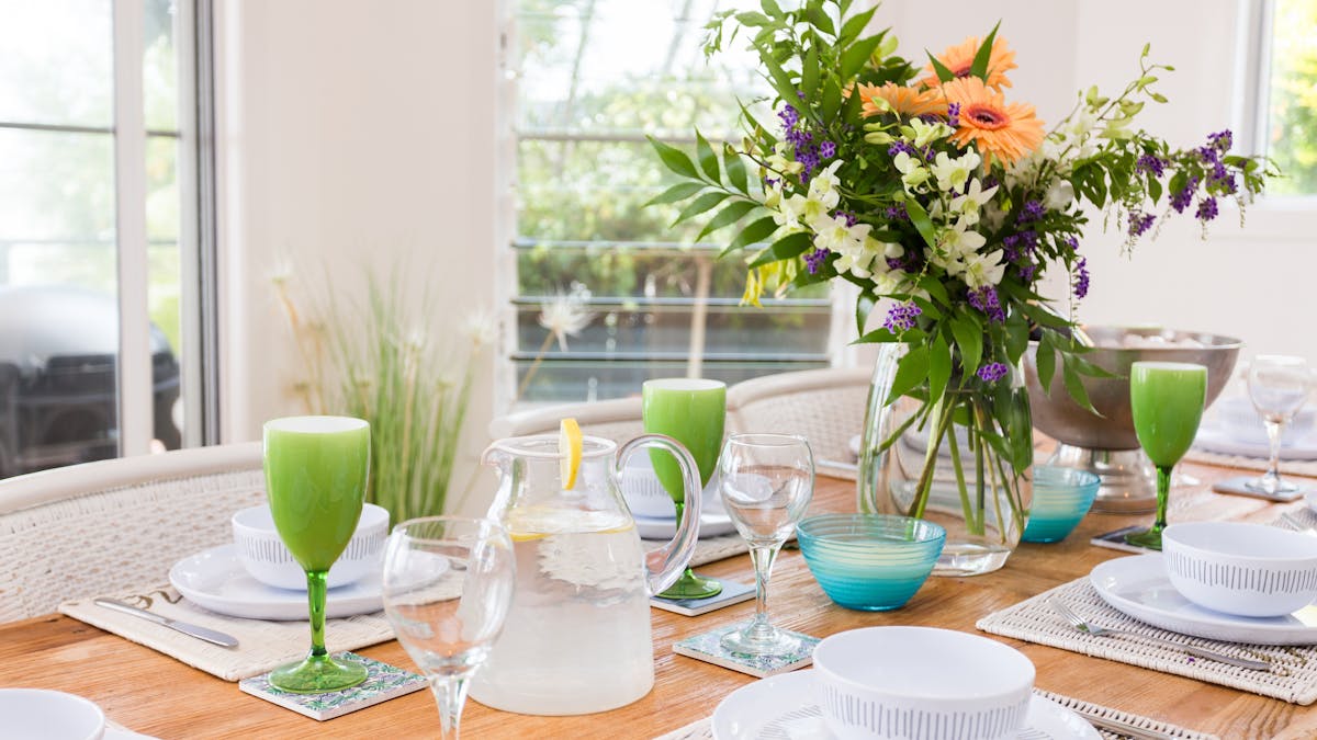 Relax and dine whilst gazing at the beautiful Moreton Bay and pool area Relax and dine whilst gazing at the beautiful Moreton Bay and pool area