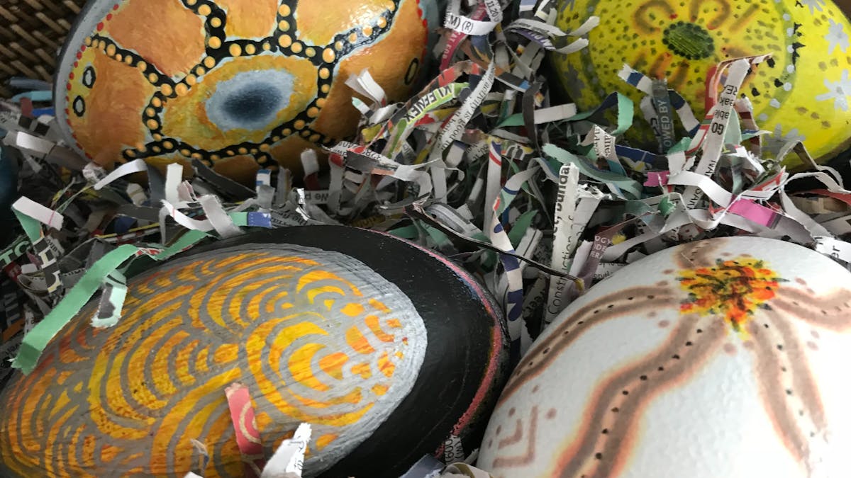 Unique gifts such as painted emu eggs are available