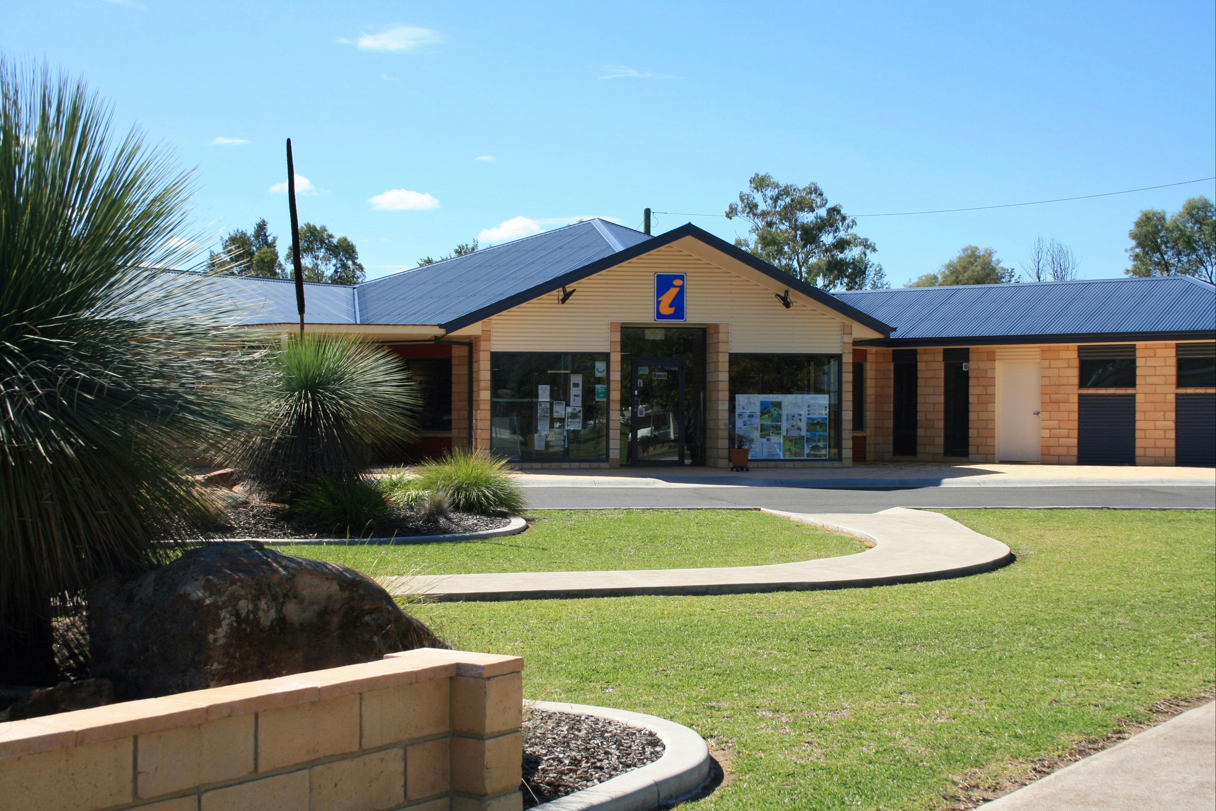 Warialda Information Centre NSW Holidays & Things to