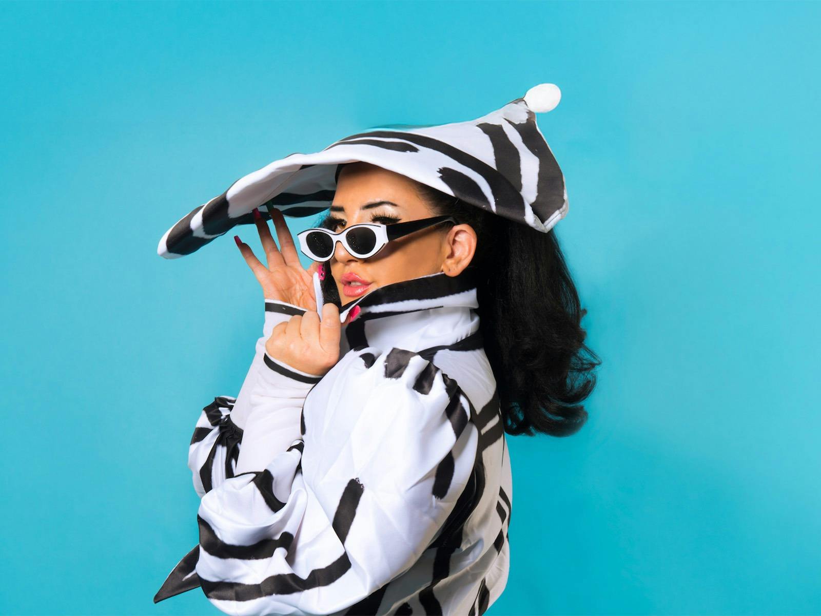 소닉 선데이즈 피처링 조이 케이