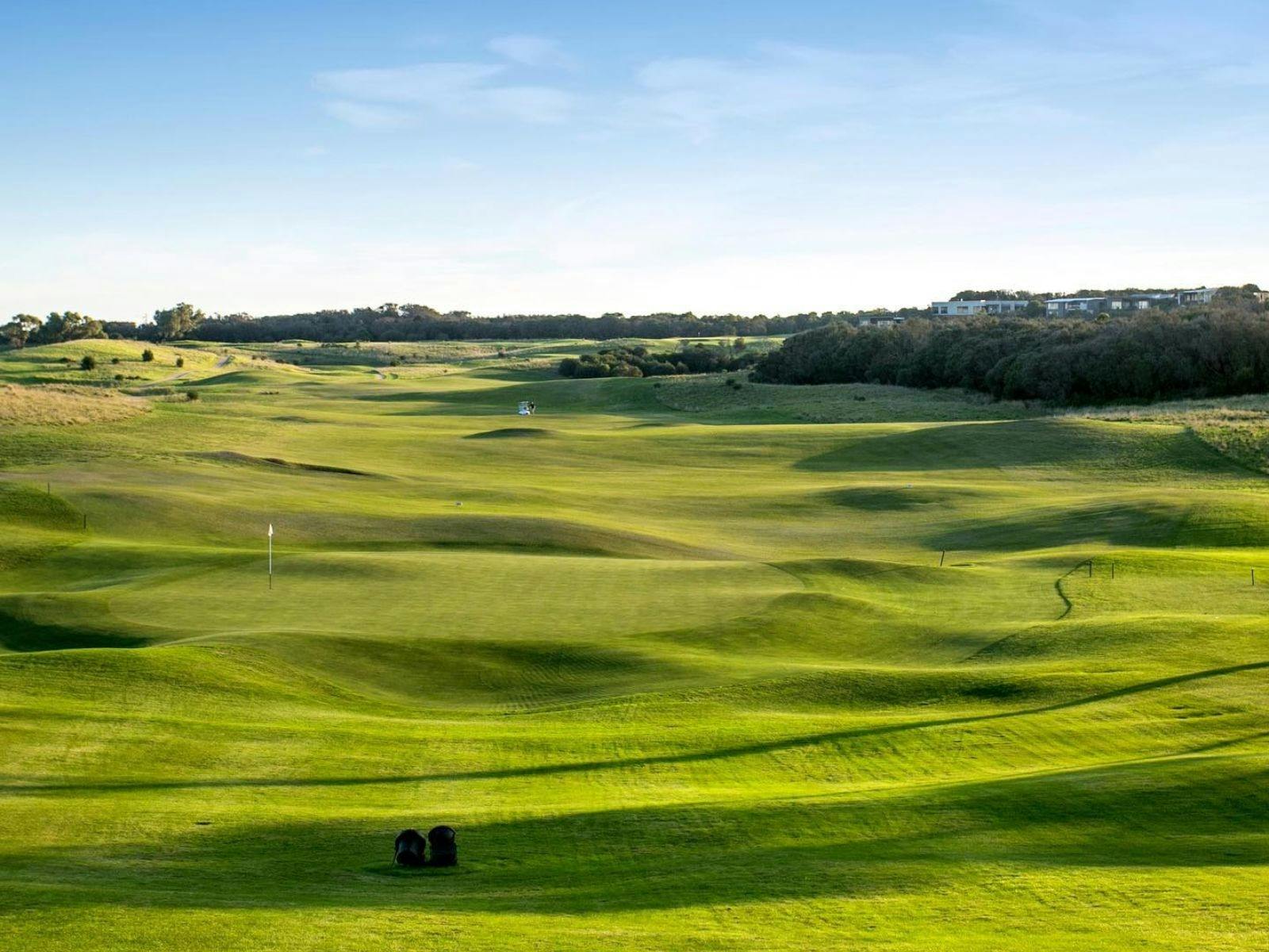 Peppers Moonah Links Golf tour by helicopter in the Mornington Peninsula