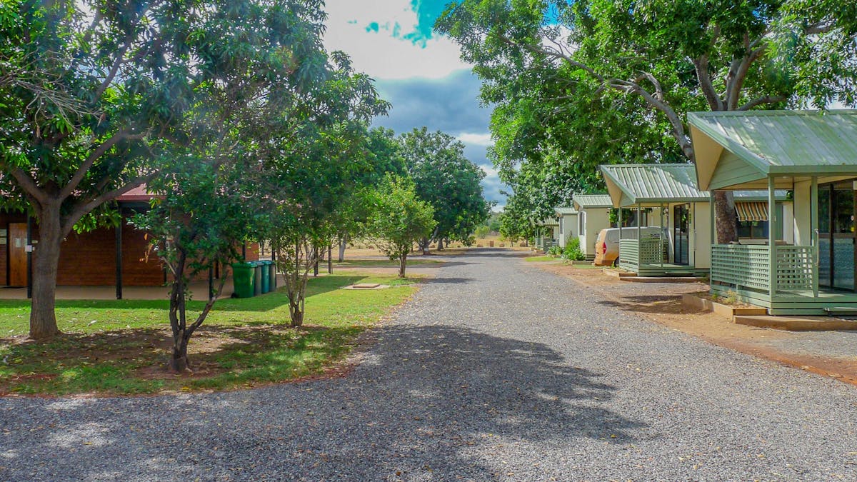 outback caravan park, outback queensland, spacious cabins, shady campground, camping,  caravan, stay
