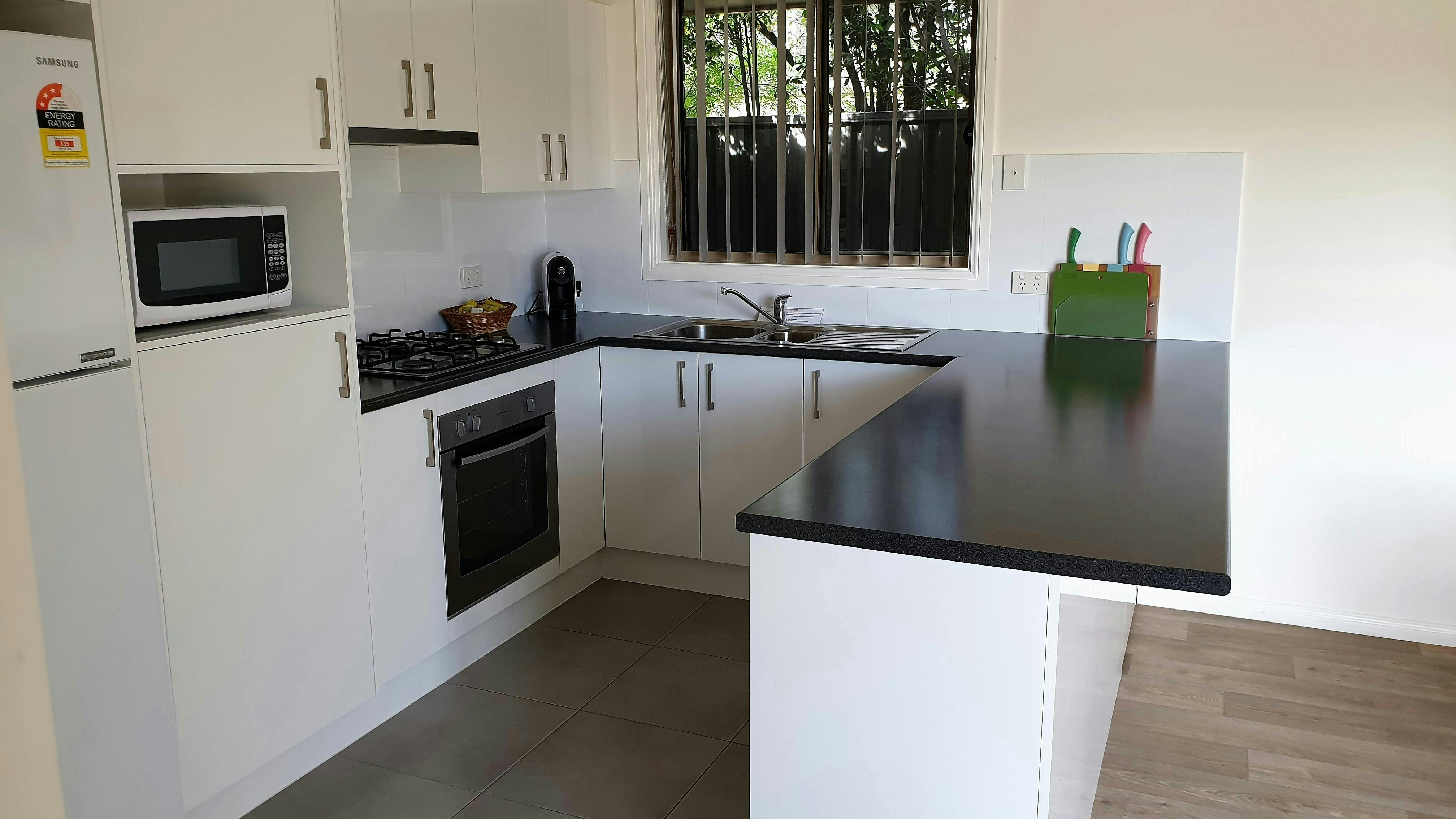 Best Western Endeavour Motel kitchen