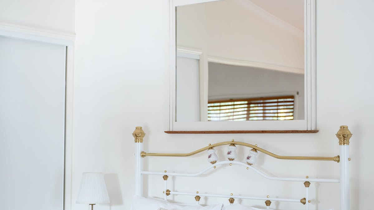 Cottage  bedroom