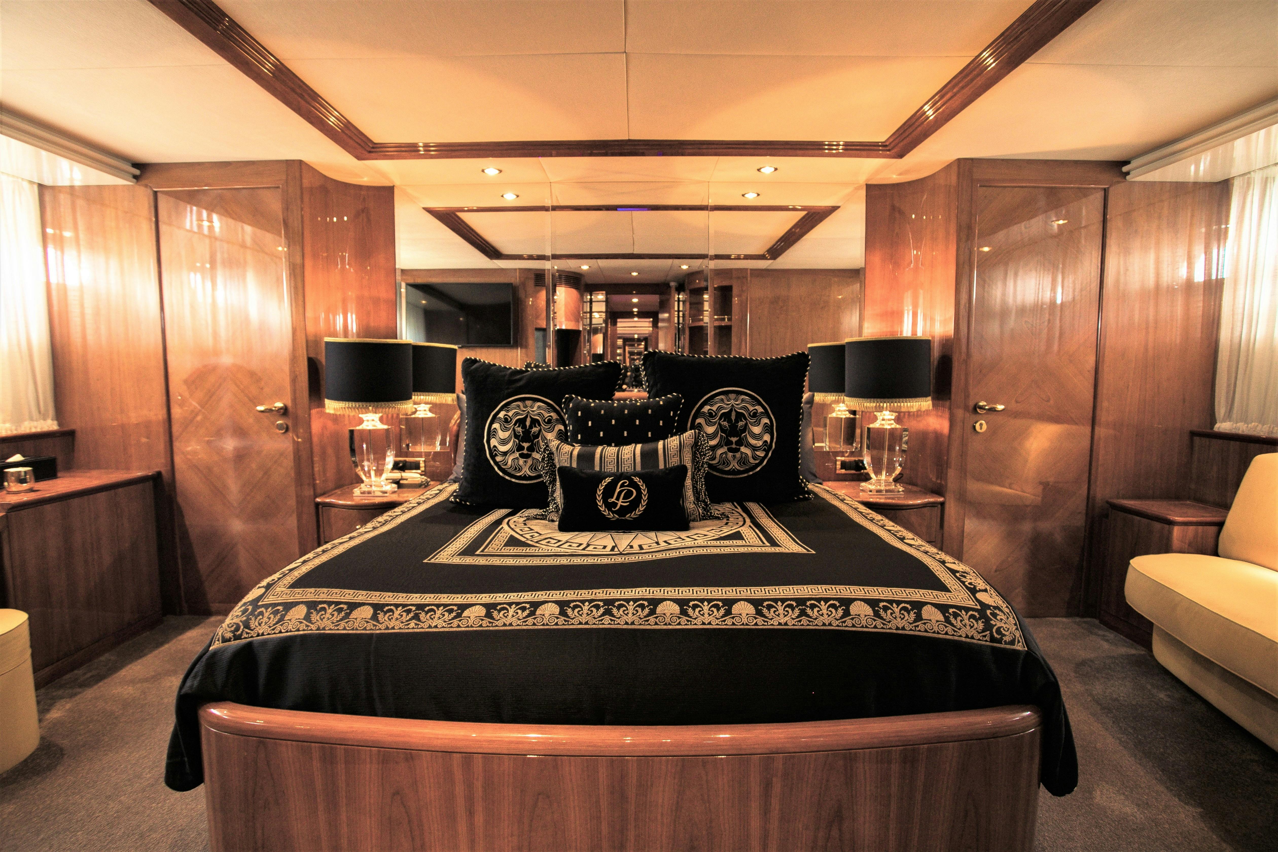 YOTSPACE - Superyacht Voyages - Lady Pamela - Master Main