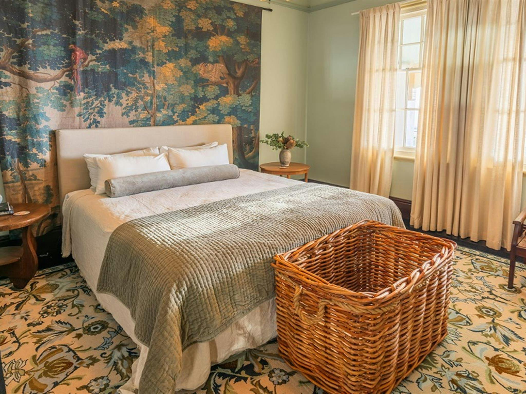 Cape Byron Assistant Lighthouse Keepers Cottages, Cottage 1, Queen bed. Credit: John Spencer/DCCEEW