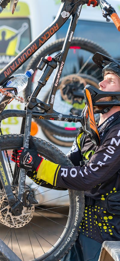 Easy loading shuttle trailers