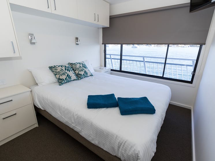 Luxury Houseboat eight to 10 Berth Bedroom