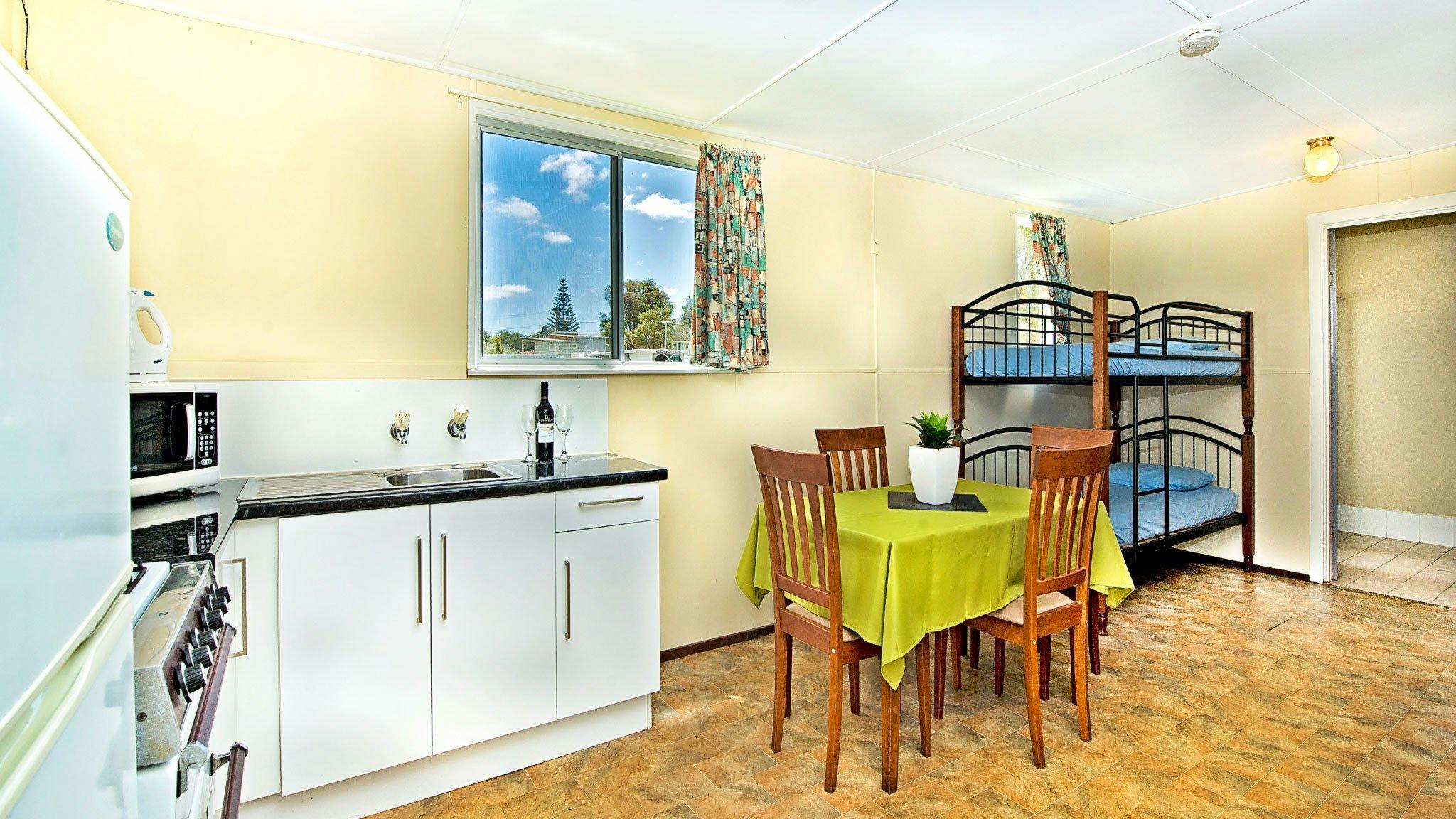 Acclaim Rose Gardens Beachside Holiday Park, Emu Point, Western Australia
