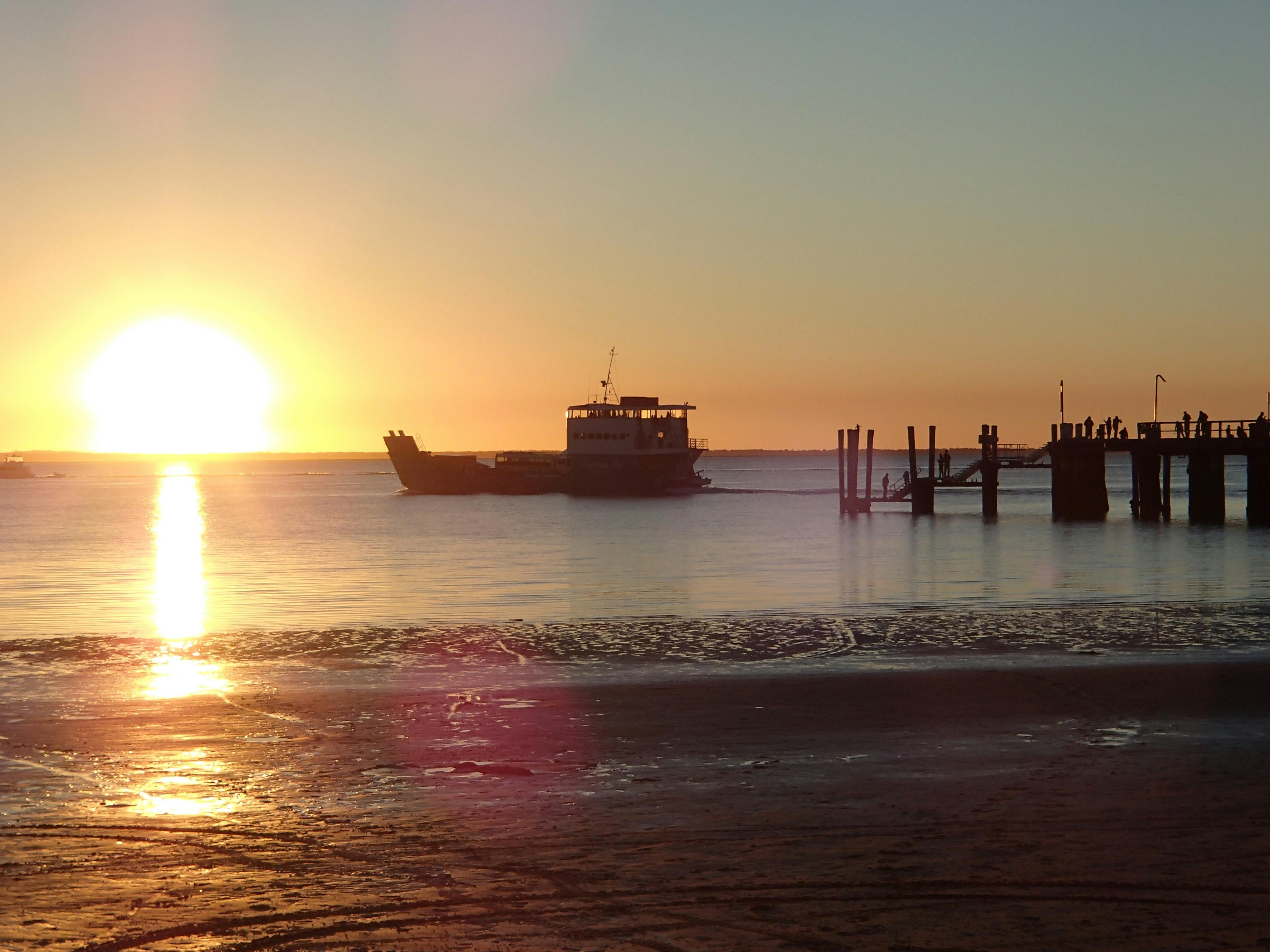 Kingfisher Bay Ferry