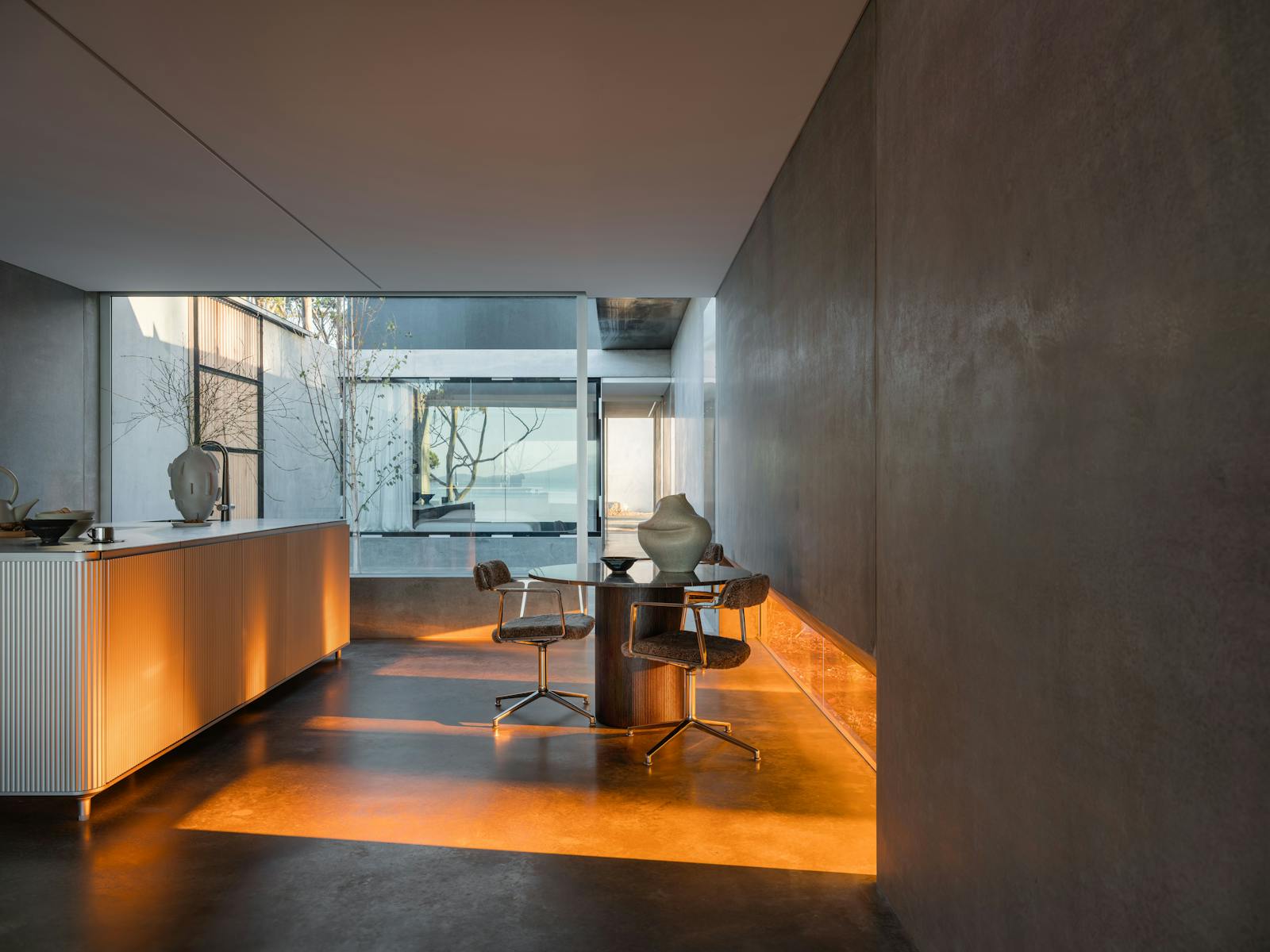 kitchen and dining room table at Tunne;