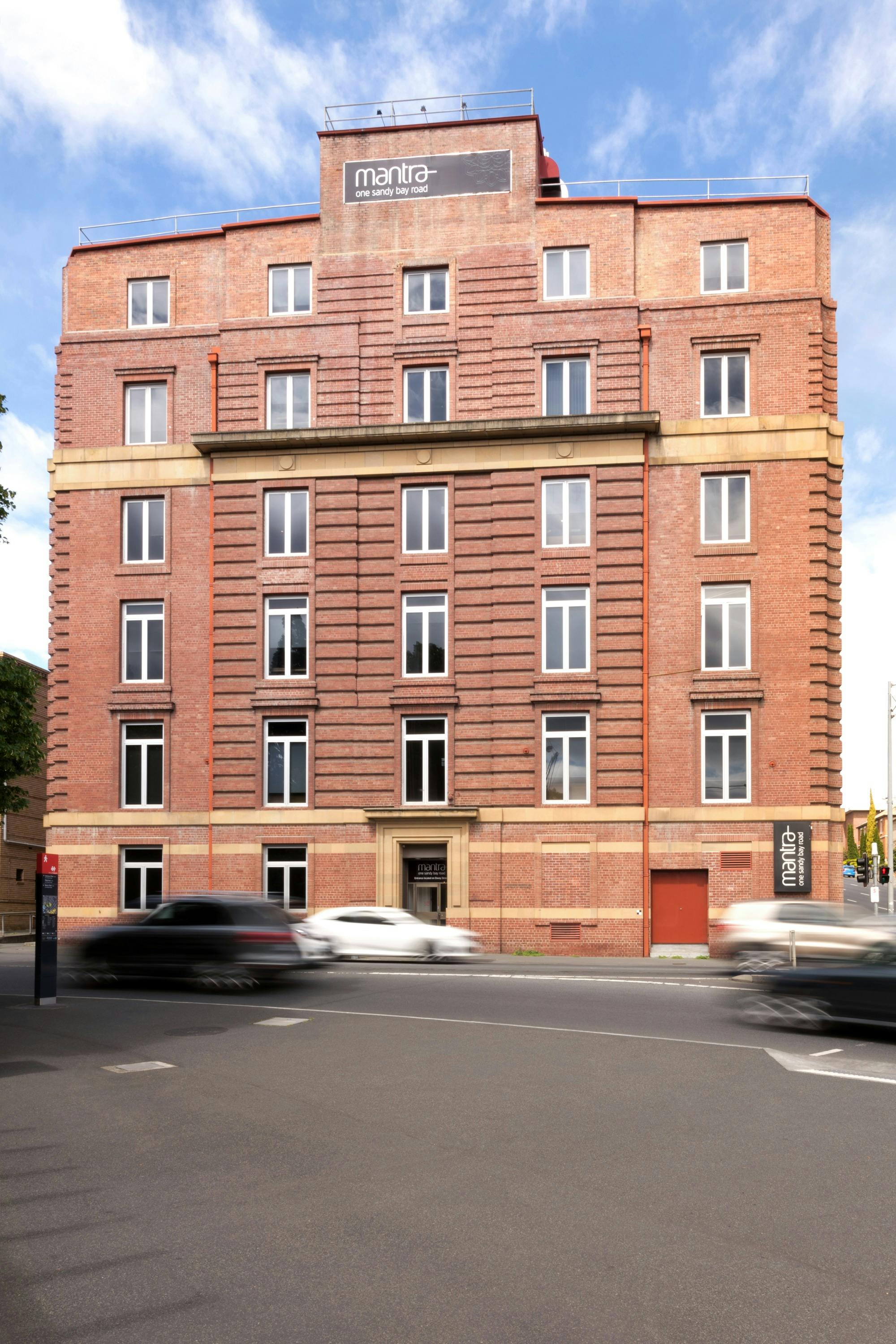 Mantra One Sandy Bay Road - Exterior