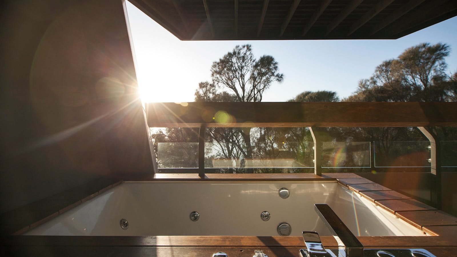 Mona Pavilions - Roy Outdoor bath