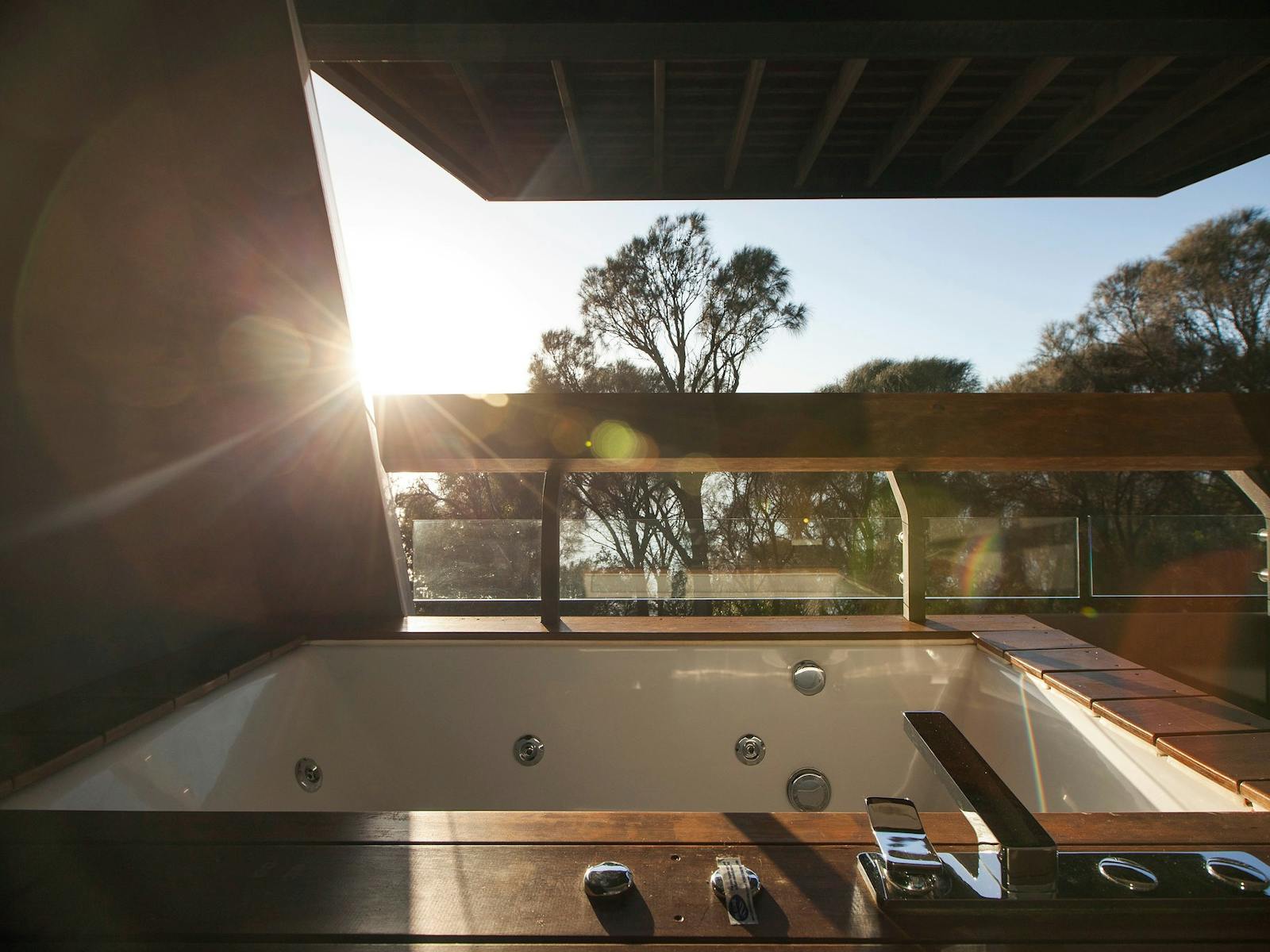 Mona Pavilions - Roy Outdoor bath
