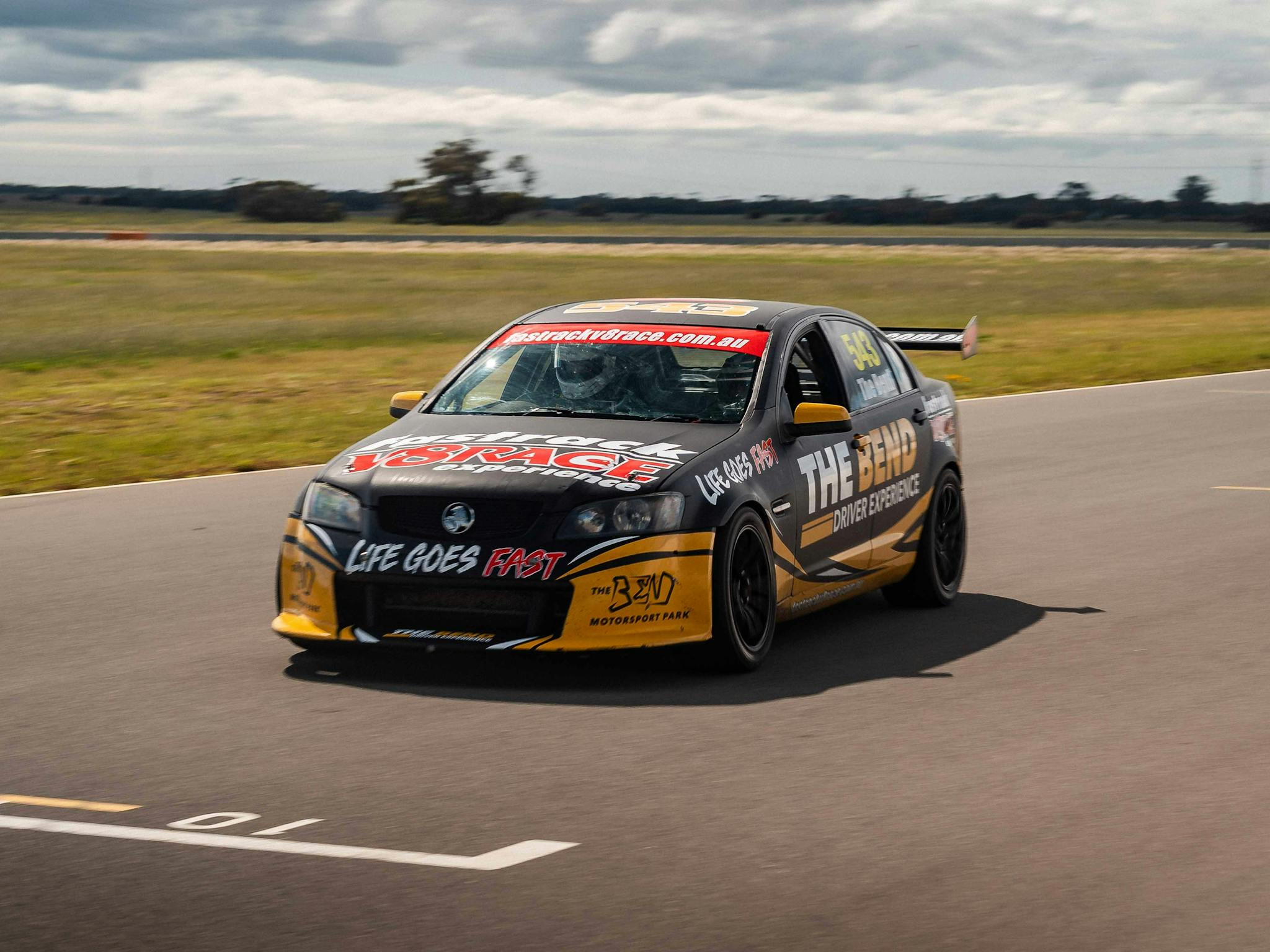 Holden V8 Supercar at The Bend