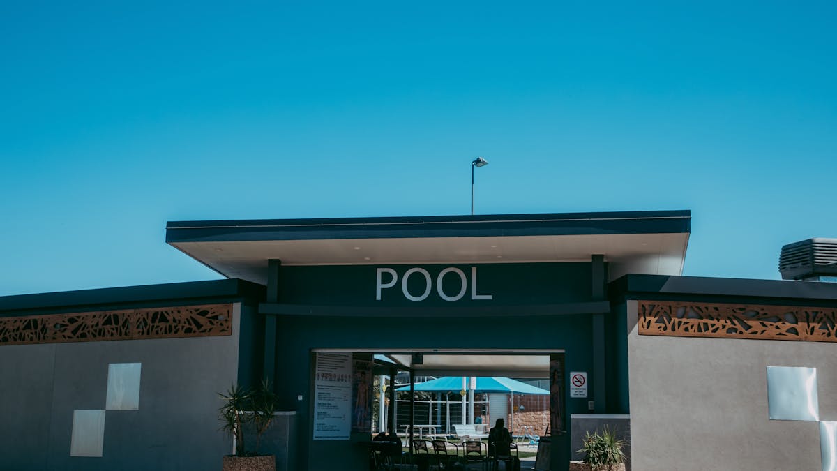 The front entrance of the Inglewood Aquatic Centre