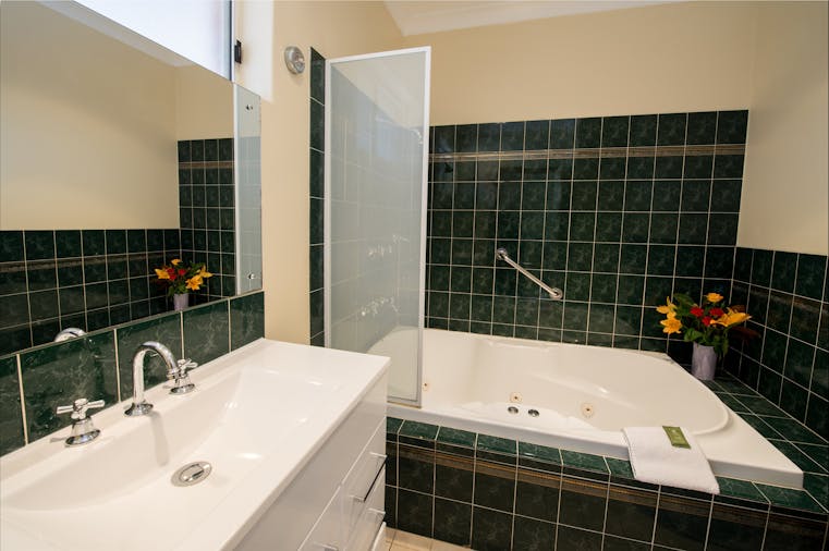 Standard Spa Room