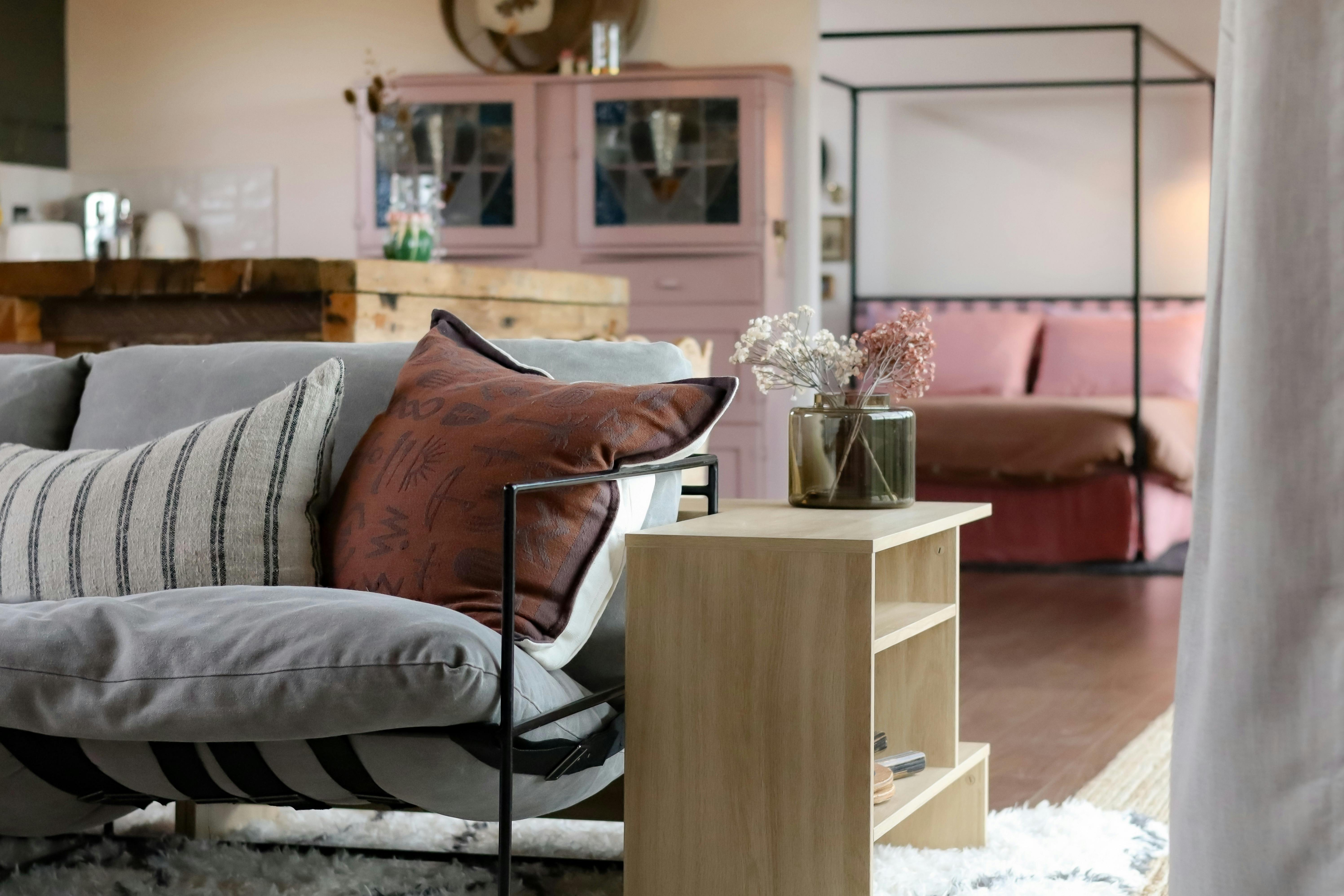 Open-plan space at Tiers Rest combining a lounge, kitchen, and bedroom area