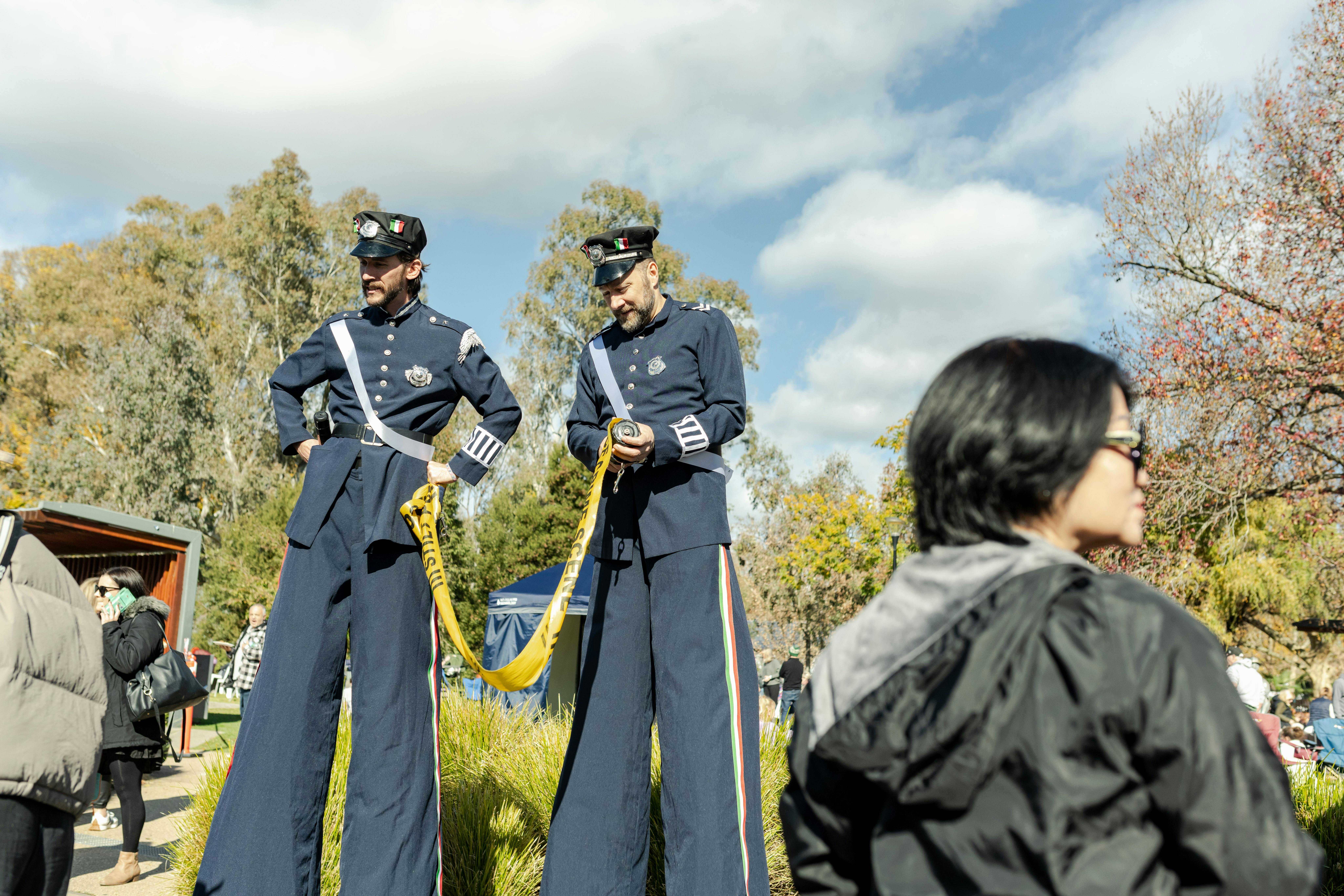 The Stilt Police - la Carabinieri