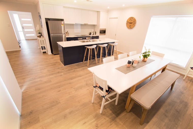 Contemporary Esprit with river reserve access