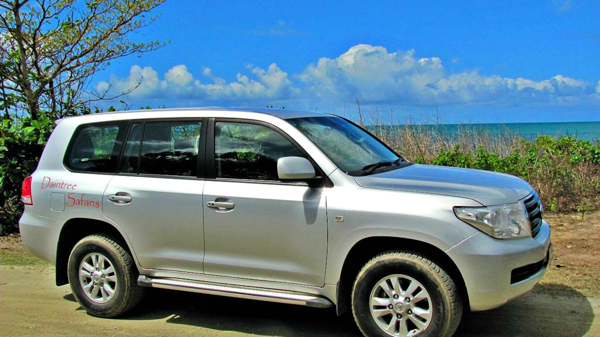 Luxurious, small  4wd safaris with no more than six guests