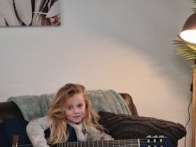 Acoustic guitar to play