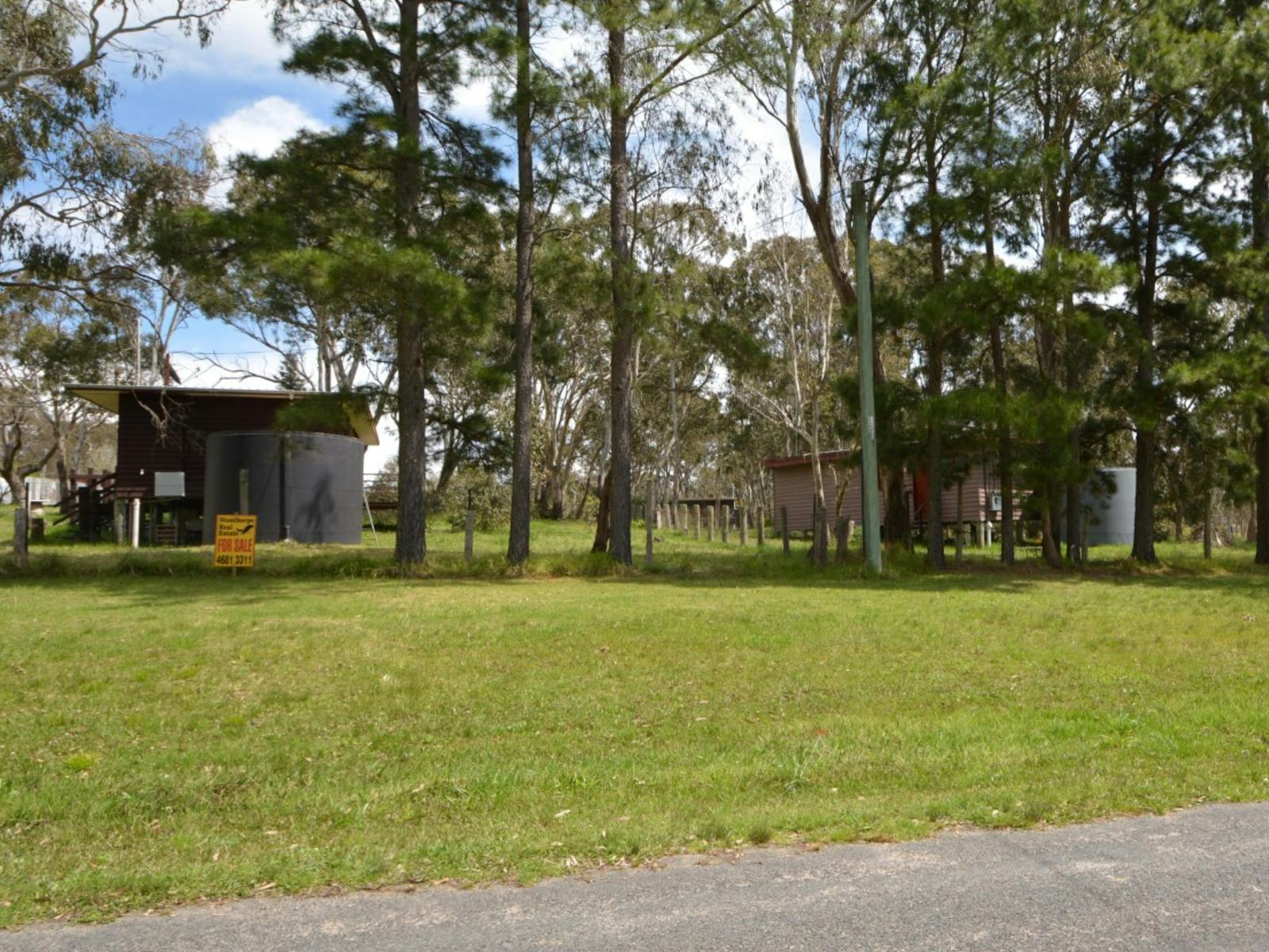 Rear view of Acacia Cottages, each 2 bedrooms on 1/2 acre, SC, sleep up to 6, Liston via stanthorpe